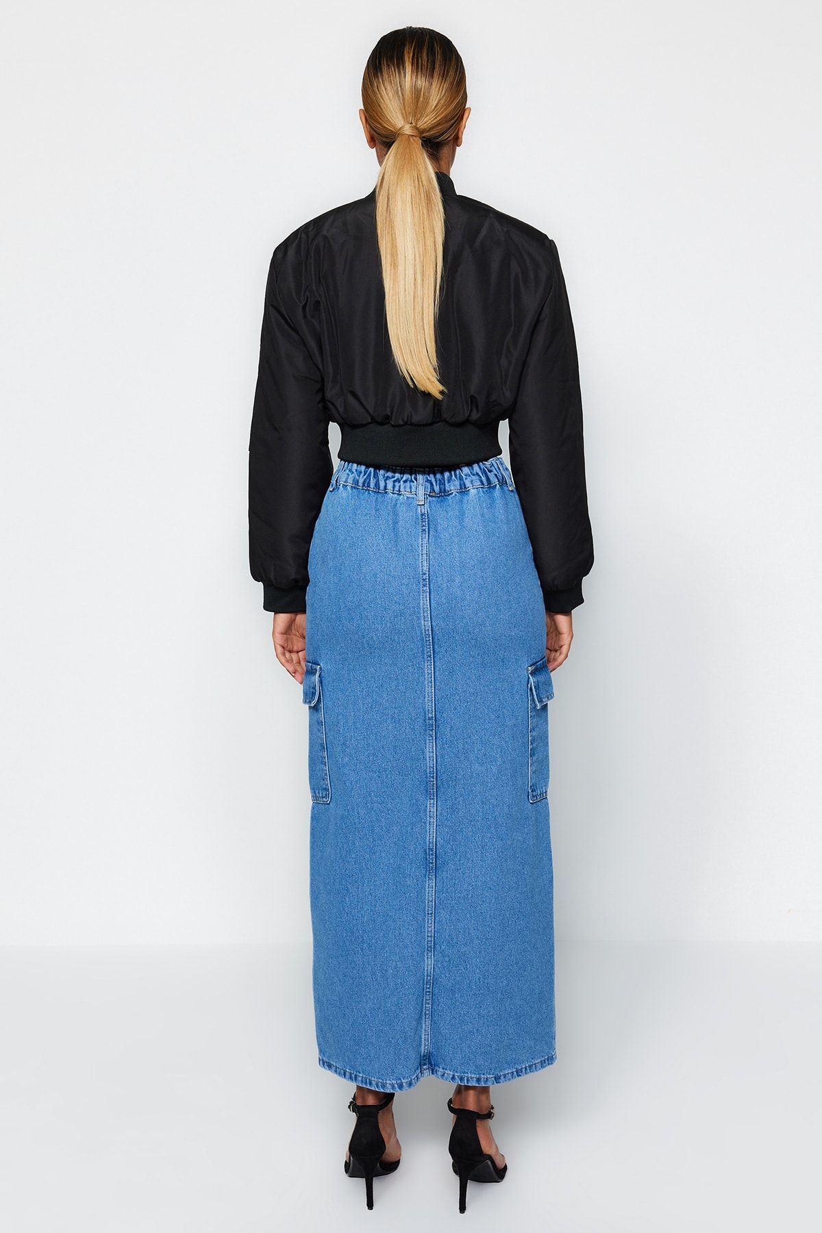 Trendyol Collection-Blauer Maxi-Jeansrock mit Cargo-Tasche TWOAW24ET00133 5