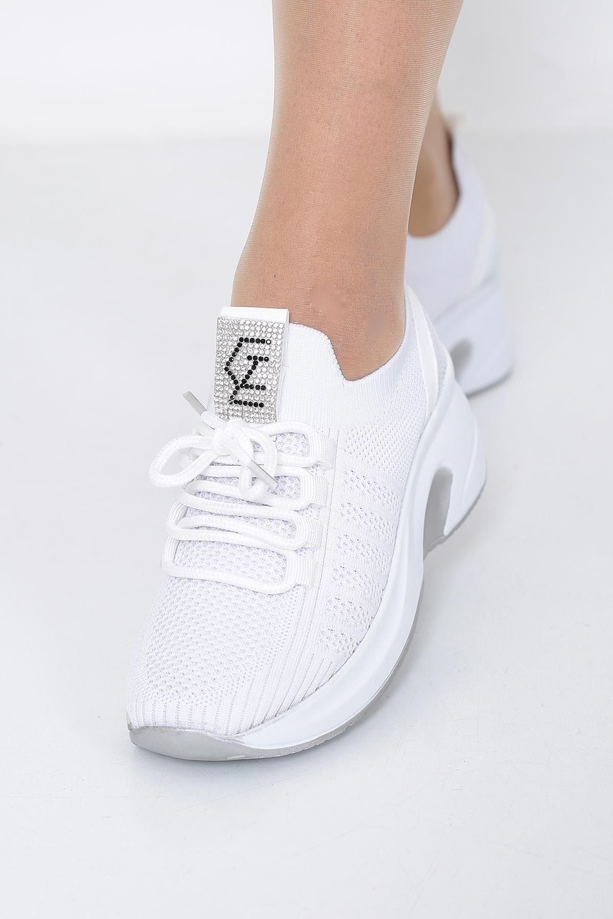 Classy sneakers discount