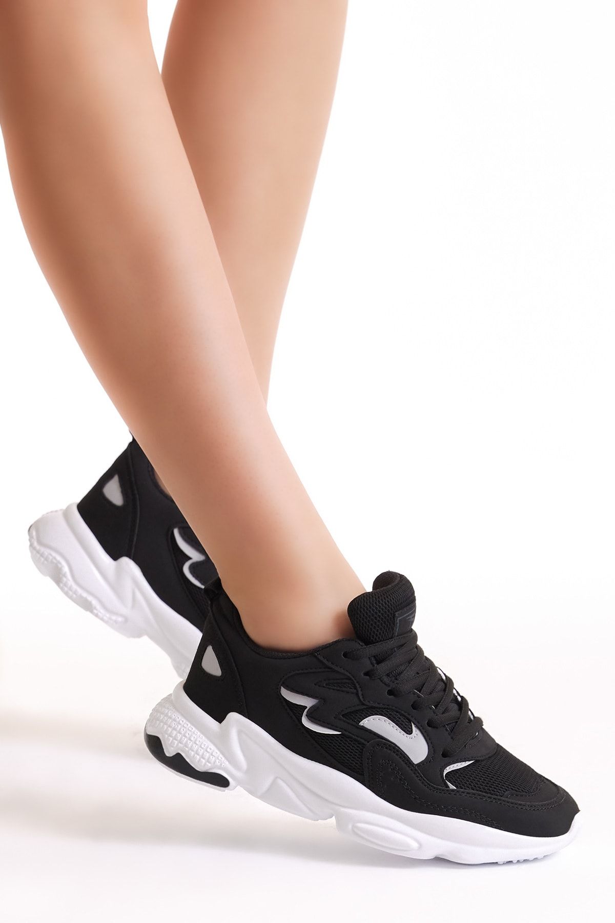 کفش ورزشی پایه حرارتی ضد لغزش یونیسکس مشکی سفید تونی بلک Tonny Black (برند ترکیه)