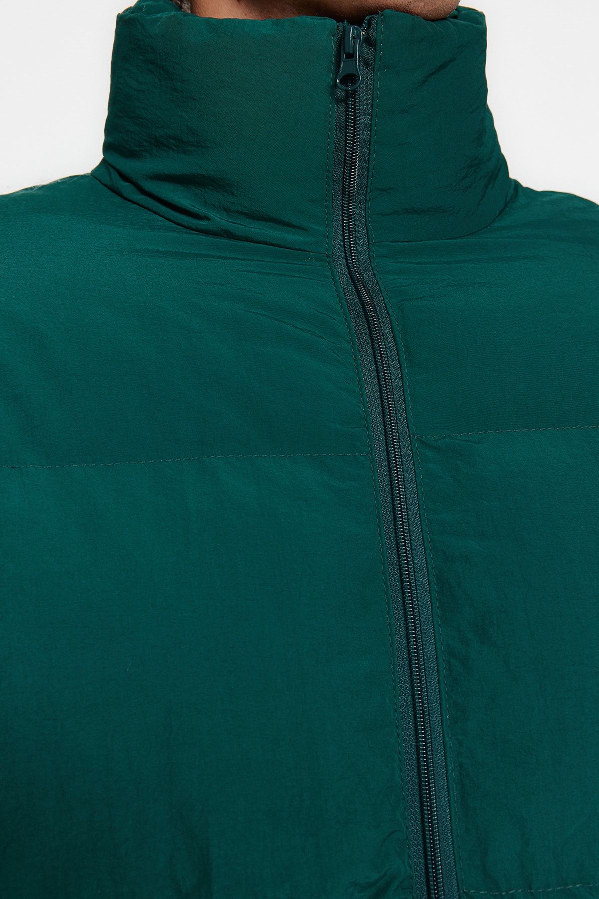 Trendyol Collection-Grüner, übergroßer, wasser- und windabweisender, aufblasbarer Unisex-Wintermantel mit Stehkragen TMNAW24MO00003 4