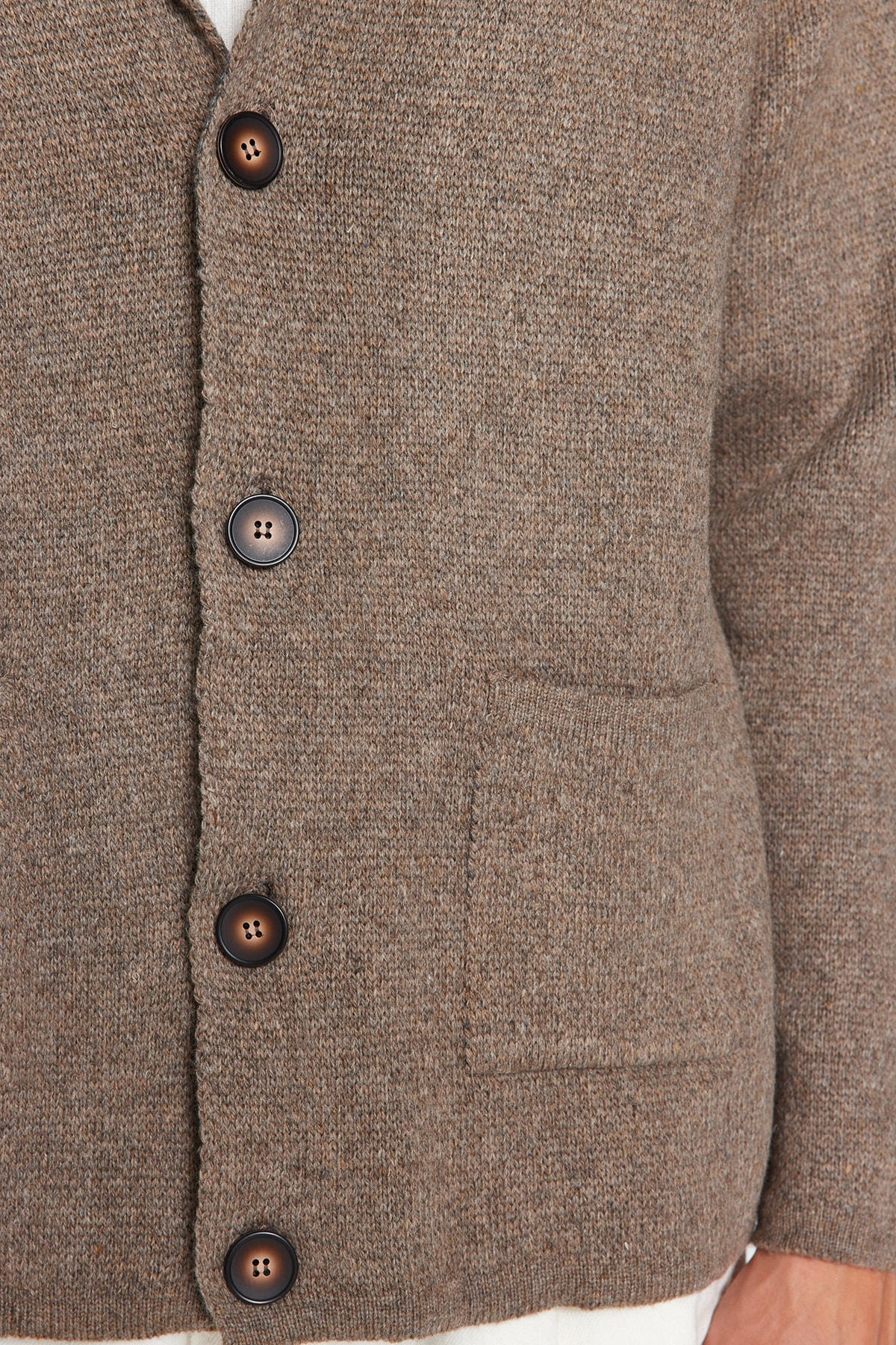 Trendyol Collection Kardigan z dzianiny z kołnierzykiem z wełny i norki o regularnym kroju Tmnaw22Hi0140