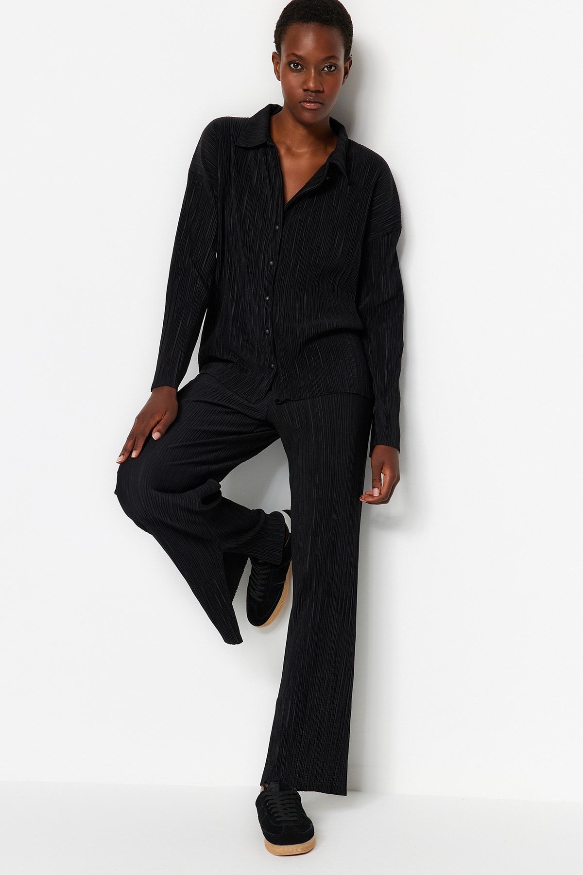 Trendyol Collection-Black Pleated Regular Buttoned Knitted Top and Bottom Set TWOAW24AU00073 2