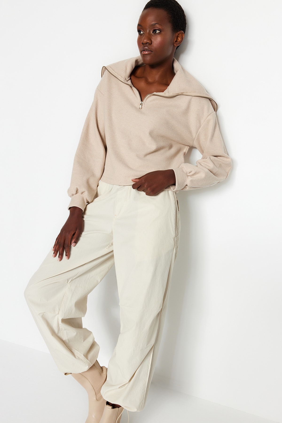 Trendyol Collection Damen Beige Sweatshirt Relaxed Fit Für - Extra Klein