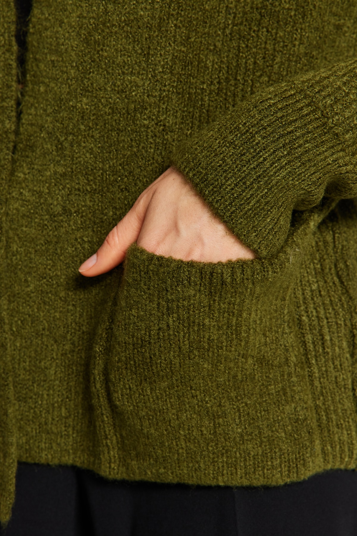 Trendyolmilla  Haki Geniş Kalıp Yumuşak Dokulu Cep Detaylı Triko Hırka TWOAW24HI00133 - Görsel 4