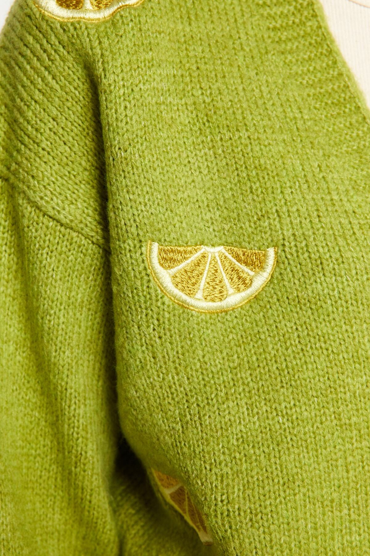 Trendyol Collection-Grüner Strick-Cardigan mit V-Ausschnitt und Stickerei – TWOAW24HI00237 4