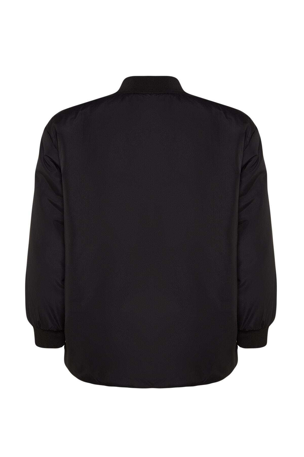 Trendyol Curve-Fekete Oversize Mold Bomber gallér rózsaszín bélésű vékony, nagy méretű kabátok TBBAW24AW00005 8