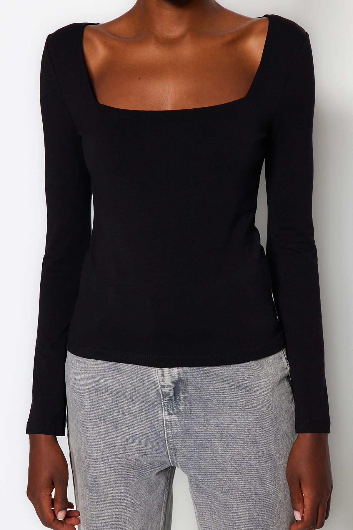 Trendyol Collection-Schwarze, dehnbare, figurbetonte Bluse aus Baumwolle mit quadratischem Ausschnitt TWOAW24BZ00016 3