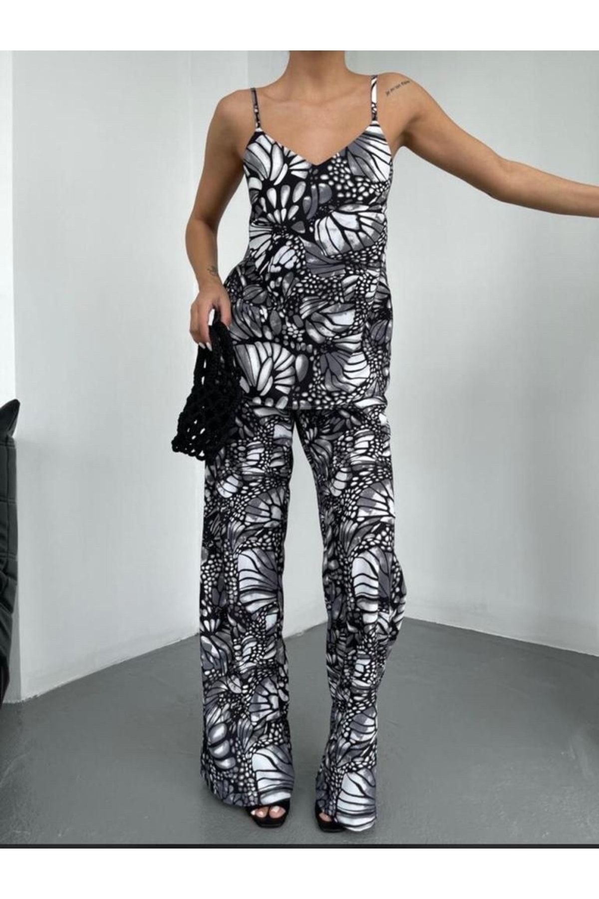 Jumpsuit white top black hot sale bottom