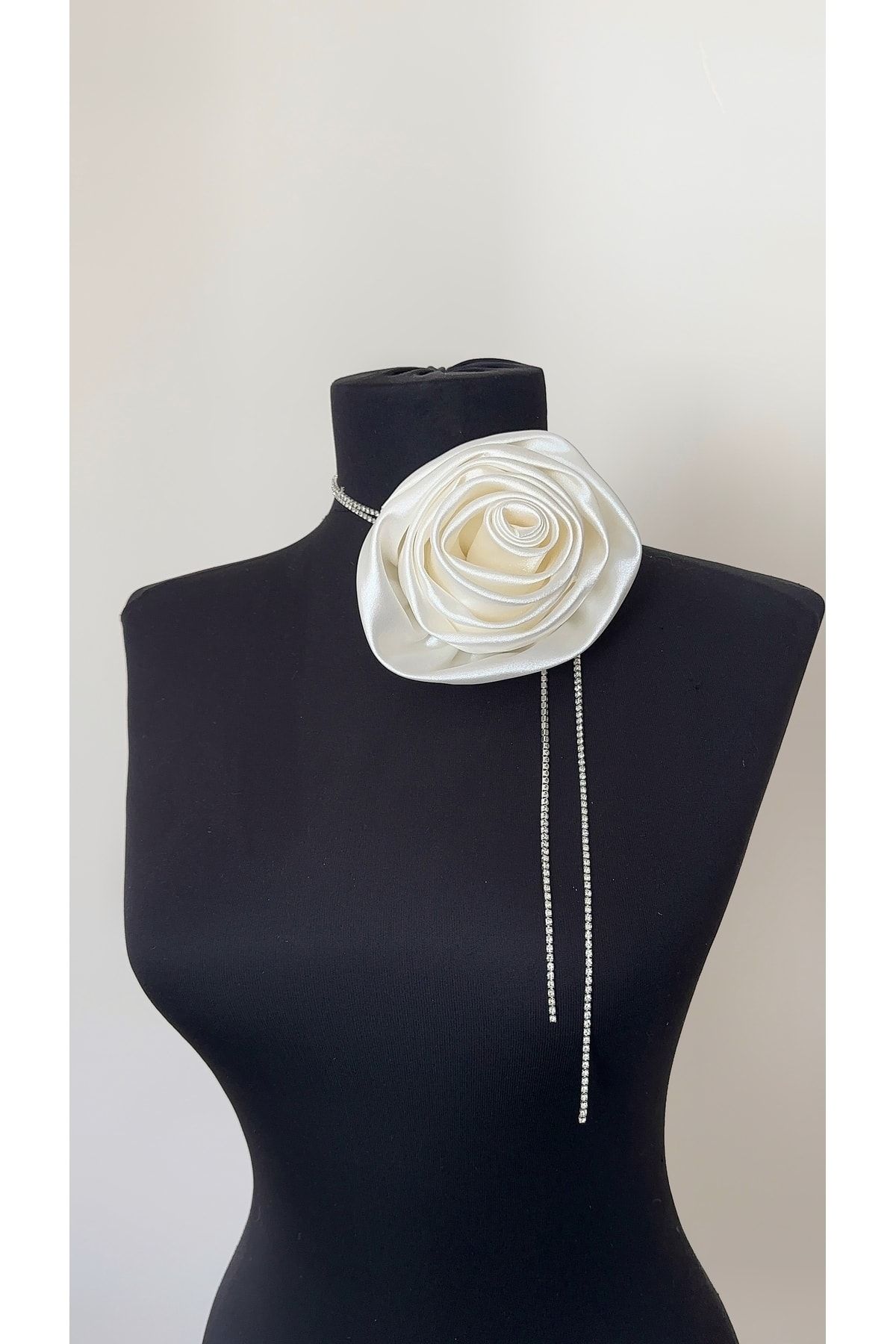 Choker holder online