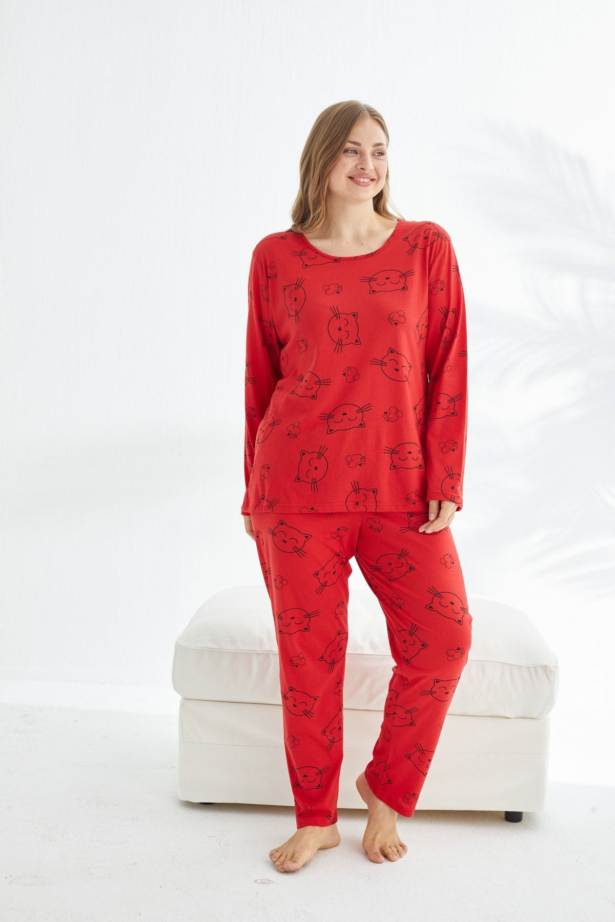 Siyah İnci-Curve Plus Size King Size Cotton Pajama Set with red cat pattern 2
