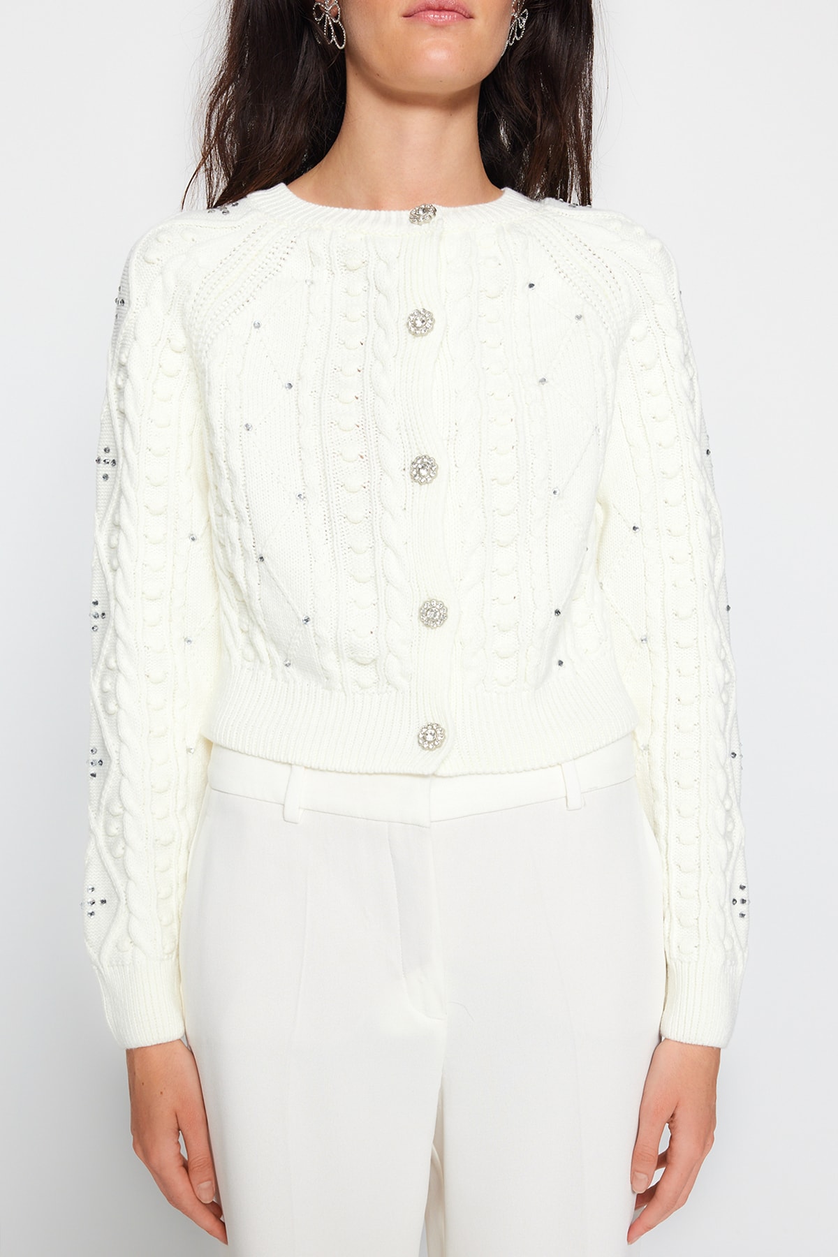 Trendyol Collection Doppelseitiger Pullover und Strickjacke in Ecru – Verfügbar TWOAW24KZ00144