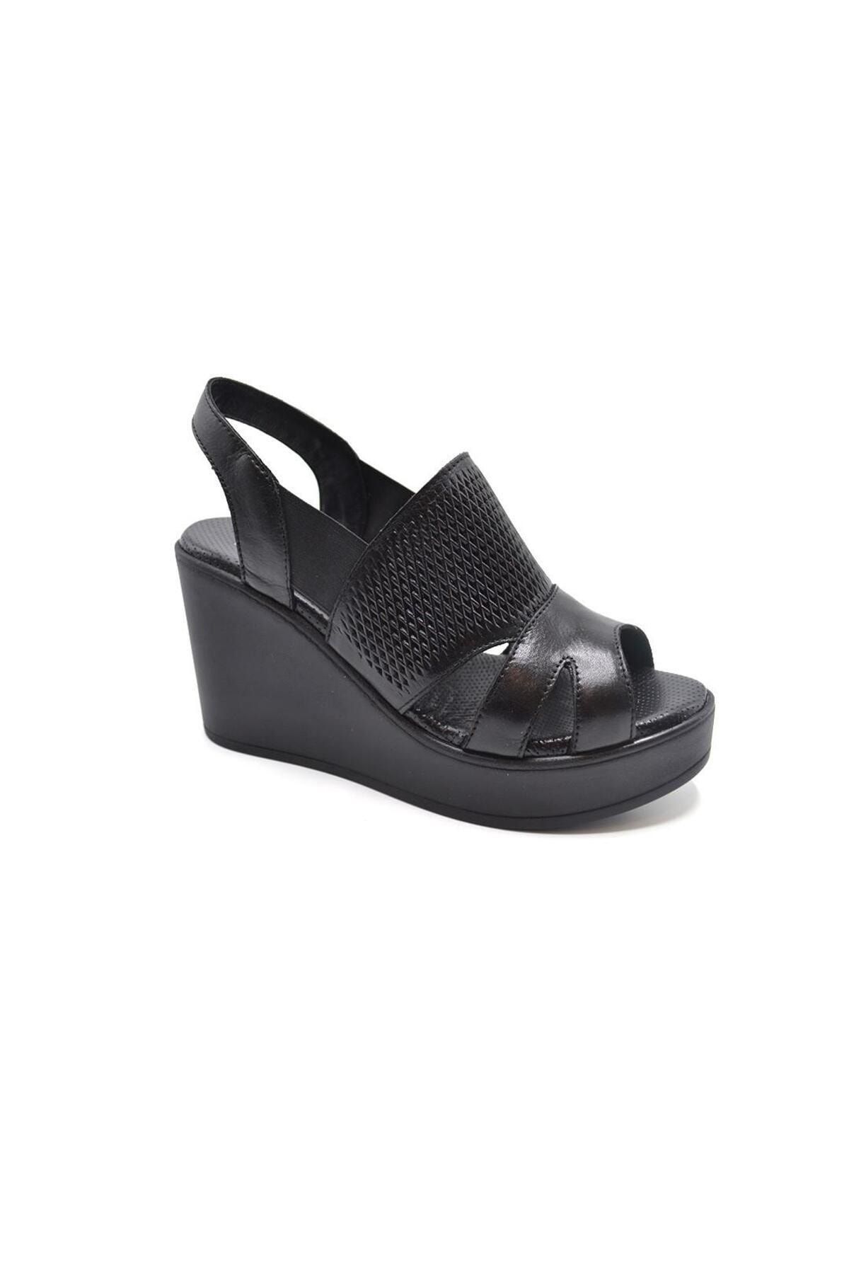 صندل زنانه چرم الاستیک 2310801Y WEDGE HEL Venüs