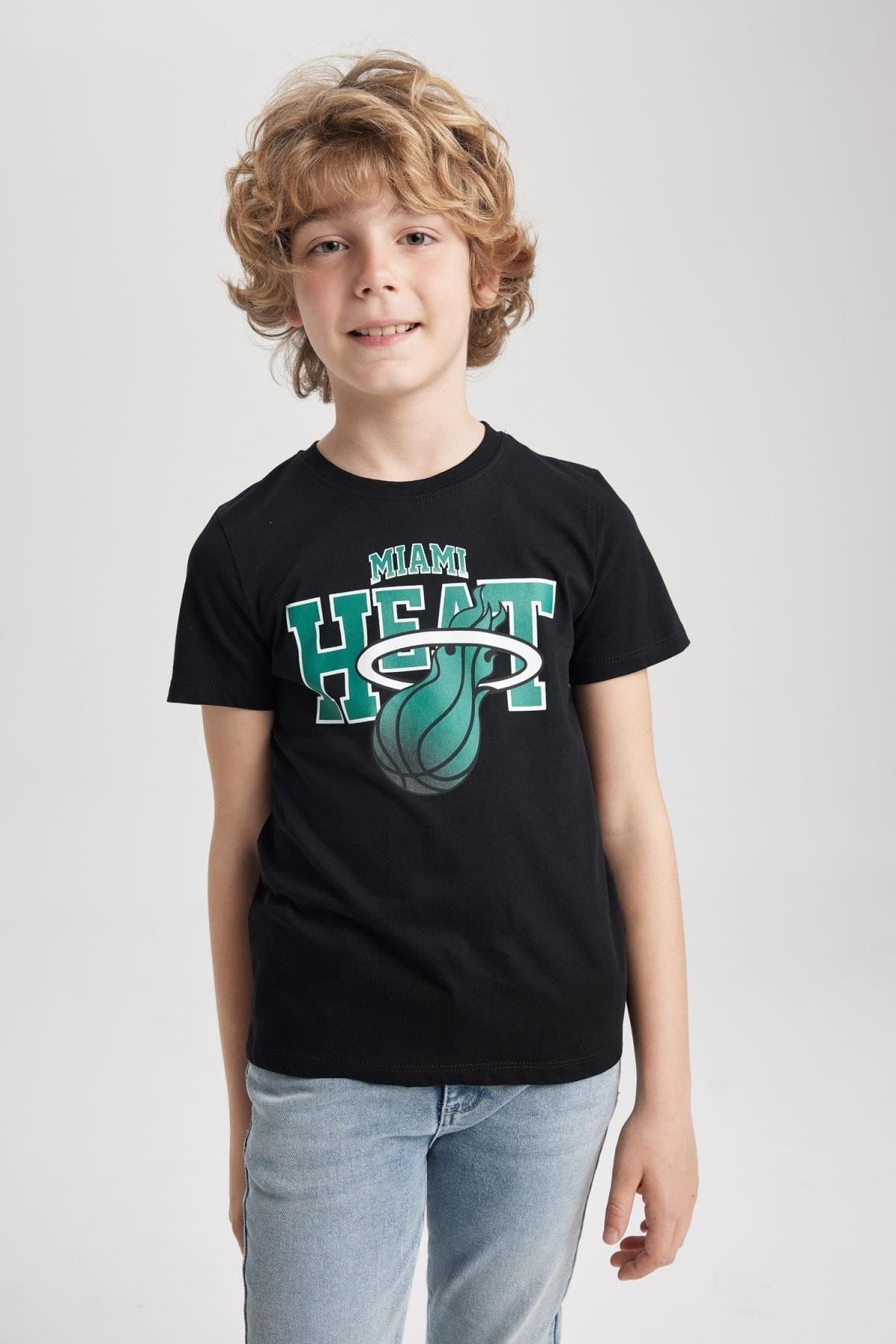 Defacto Boy s Nba Miami Heat Regular Fit Crew Neck Short Sleeve T