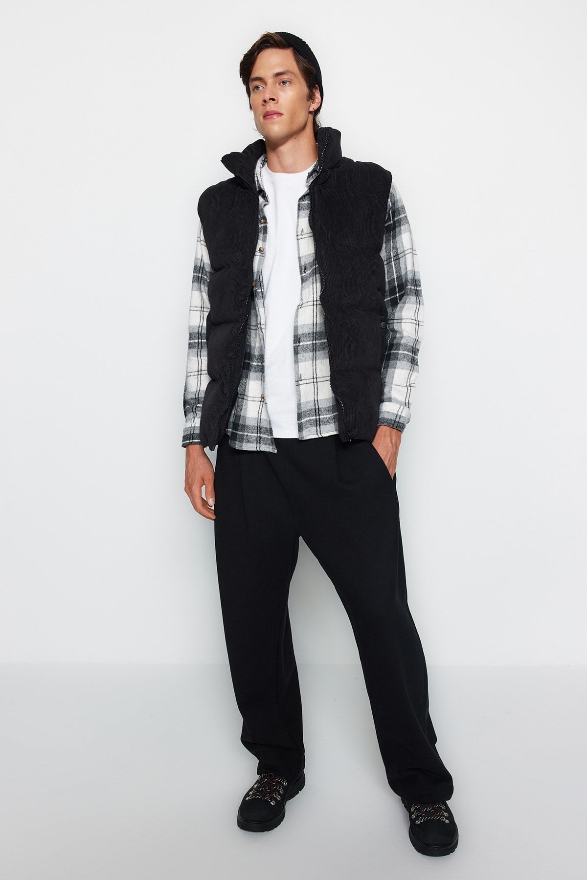 complete the look image