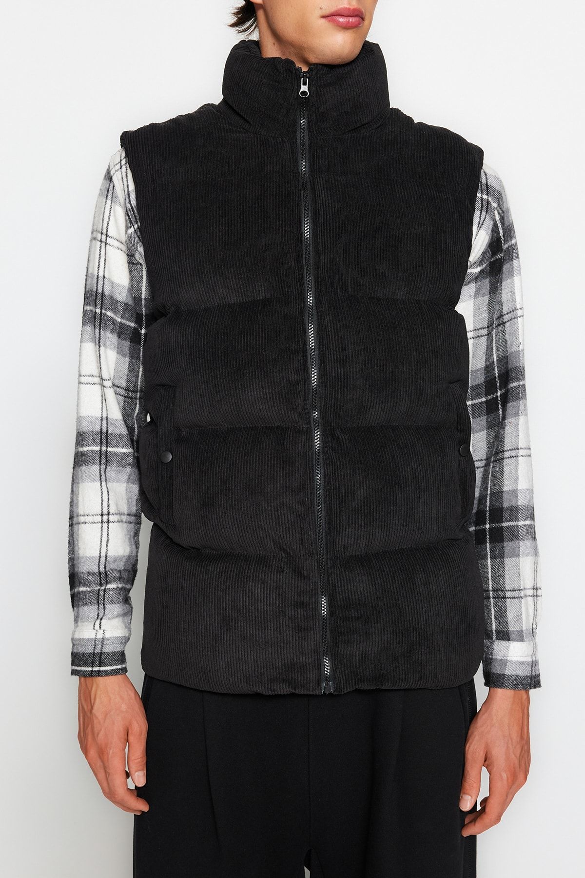 Trendyol Collection-Winter Black Velvet Vest - Men's Regular Fit TMNAW23YE00013 6