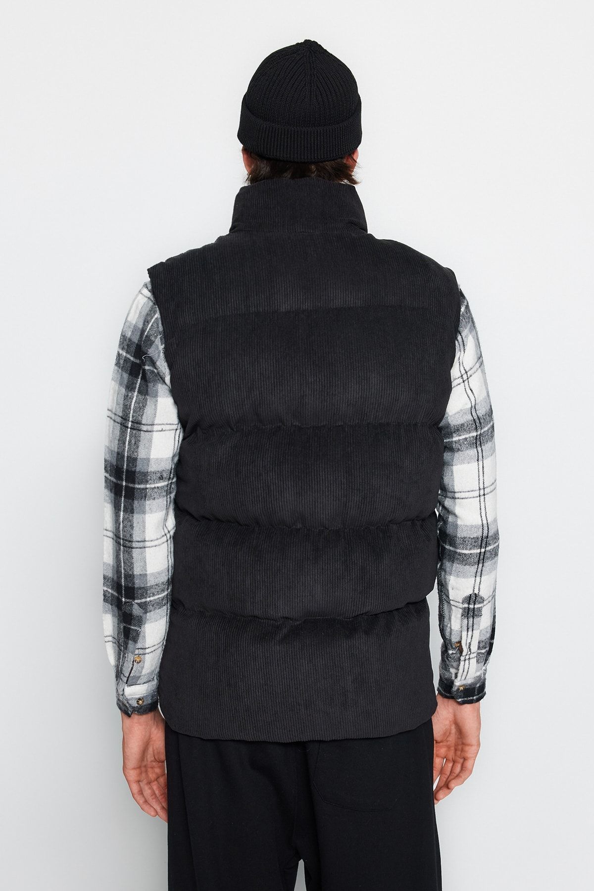 Trendyol Collection-Winter Black Velvet Vest - Men's Regular Fit TMNAW23YE00013 7