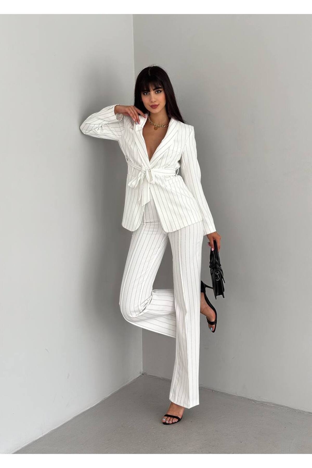 Kadın Blazer Ceket Pantolon Takım Çizgili Beyaz Şal Yaka Kemerli