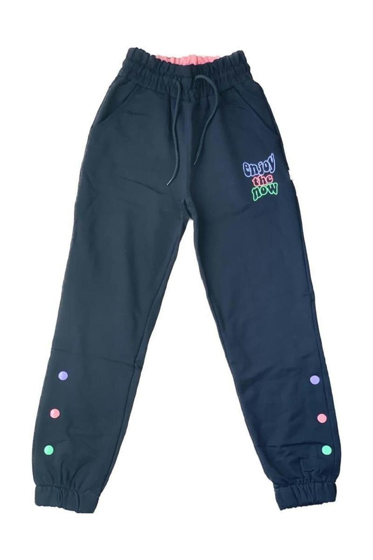 Sweatpants girl discount