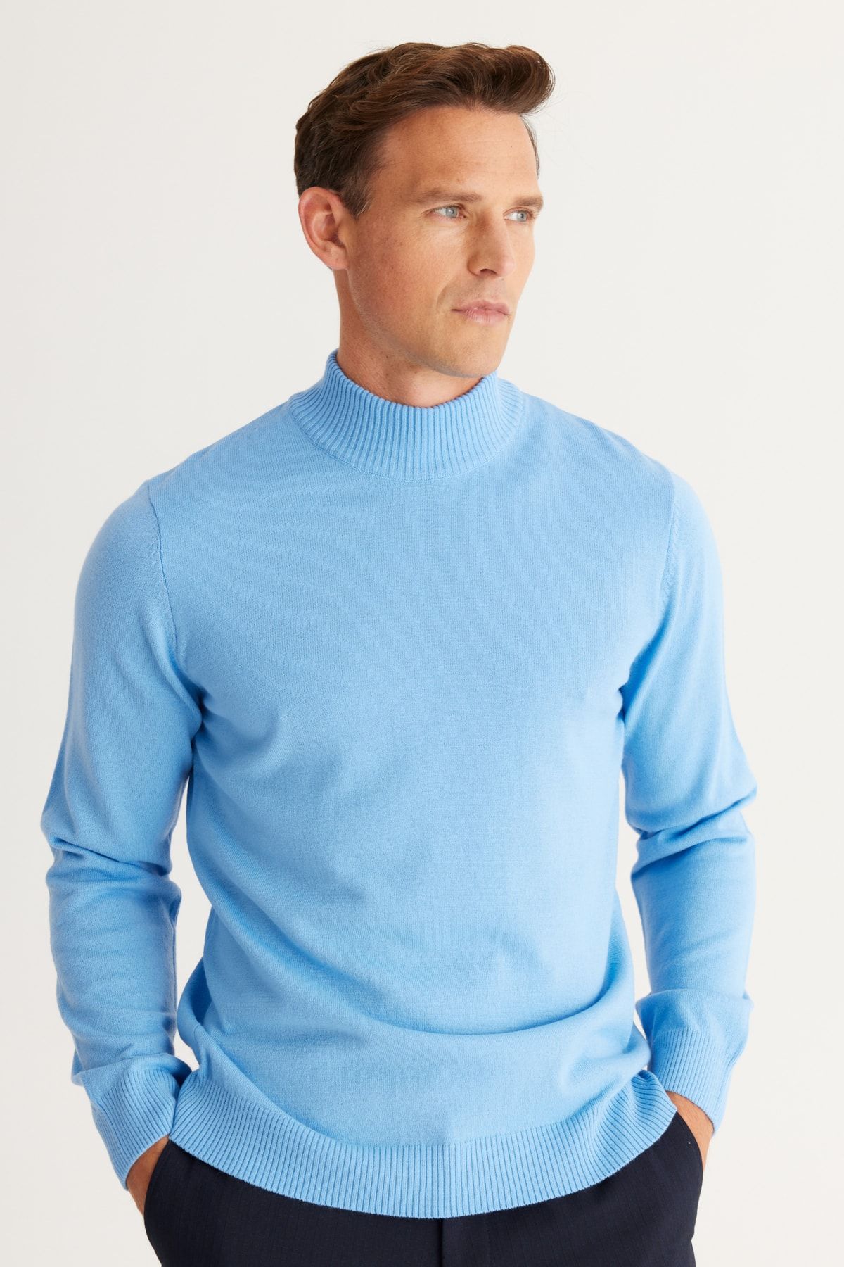 Light blue turtleneck men outlet