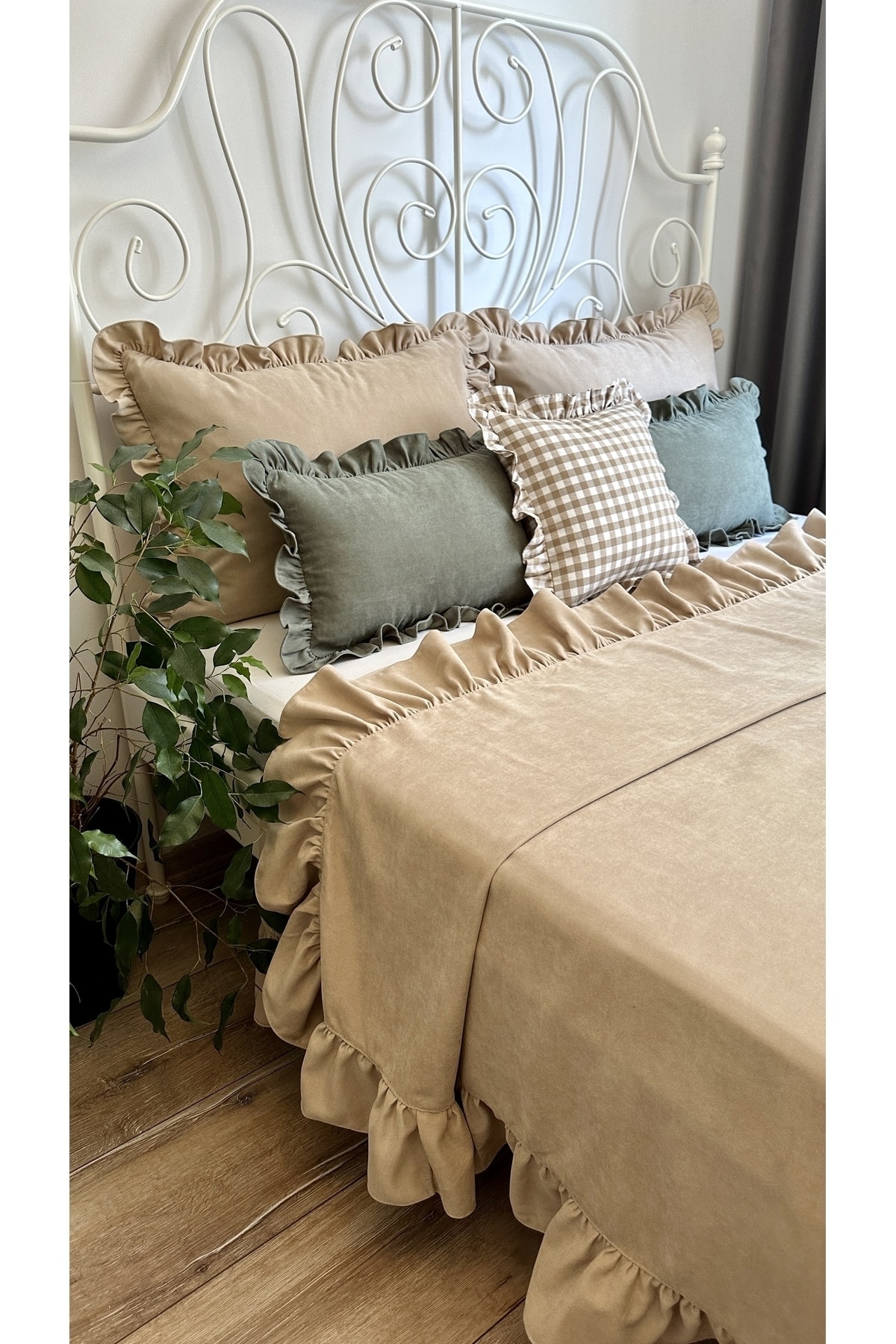 Decamor home Fırfırlı Bej Yatak Örtüsü Tek Kişilik