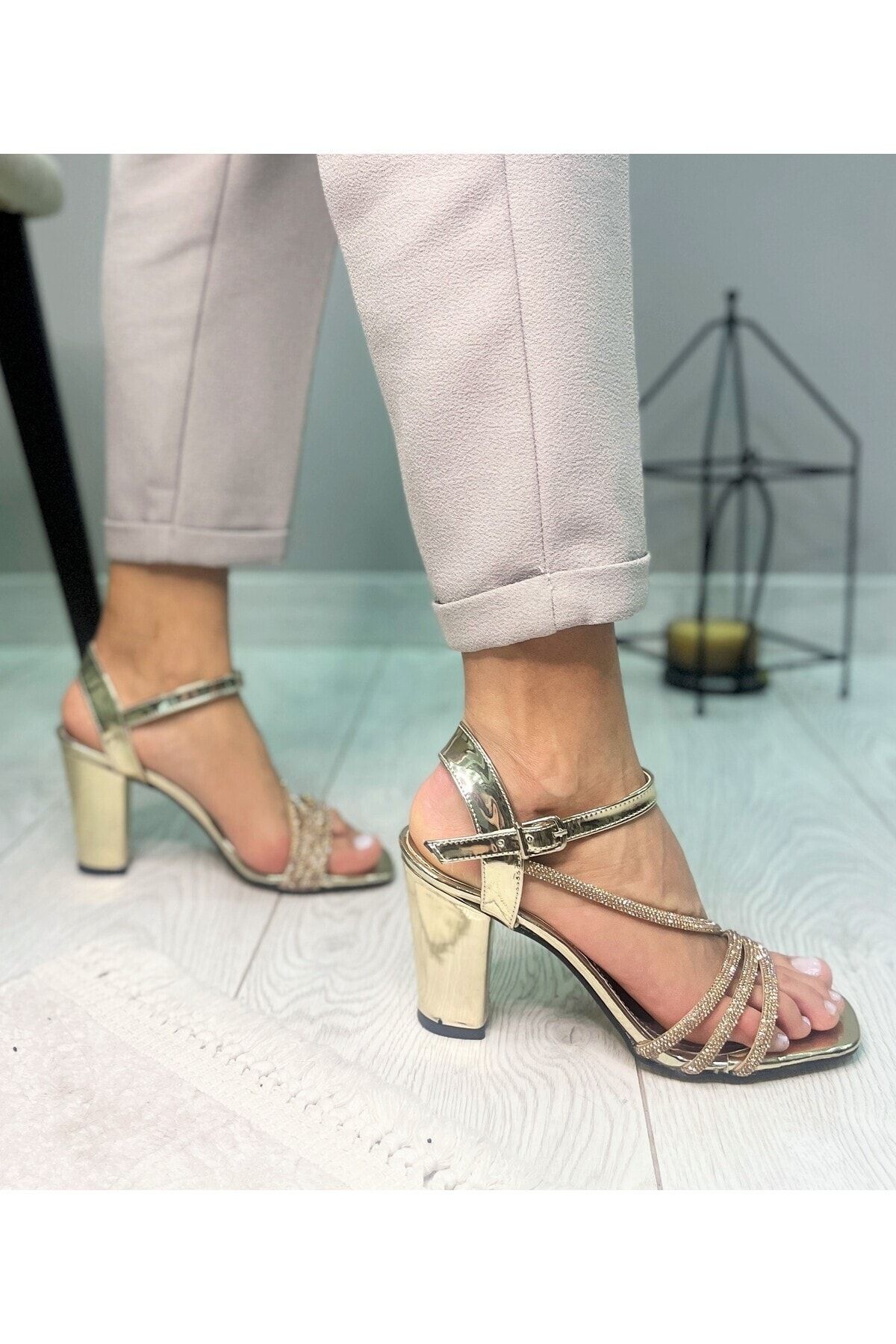 EPTC Women s Gold Patent Leather Shiny Stone Ribbed Open Front