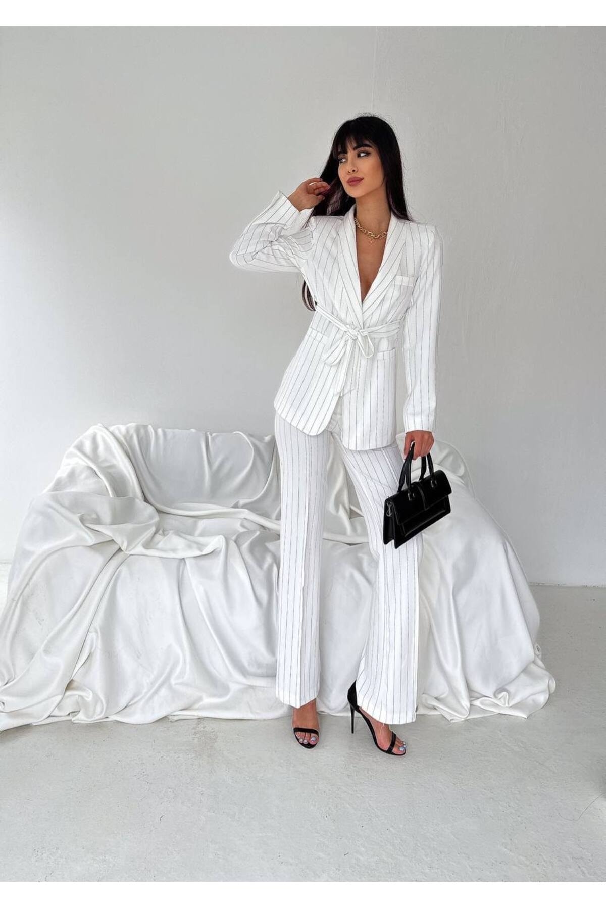 Kadın Blazer Ceket Pantolon Takım Çizgili Beyaz Şal Yaka Kemerli - Görsel 8