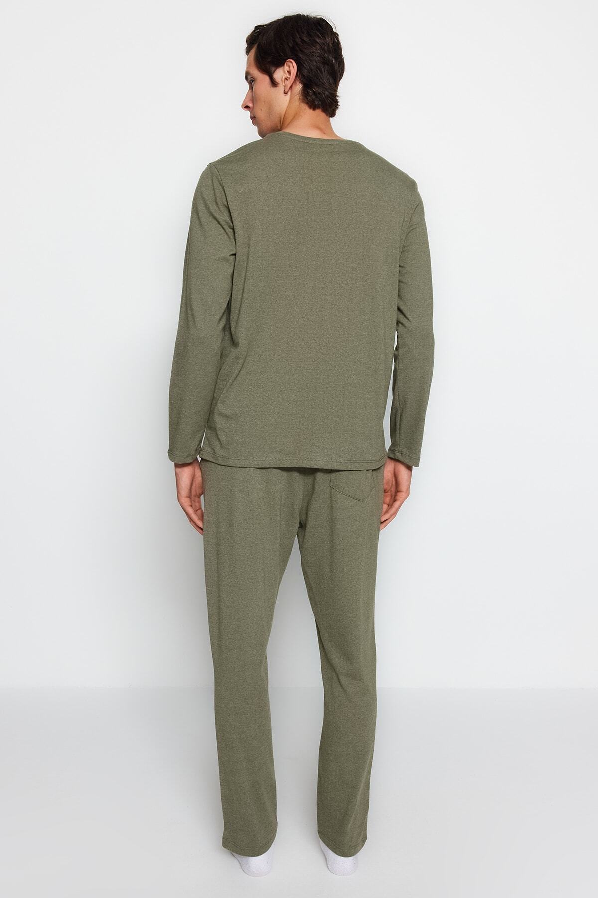 Trendyol Collection-Sada pleteného pyžama s khaki potiskem TMNAW24PT00005 6
