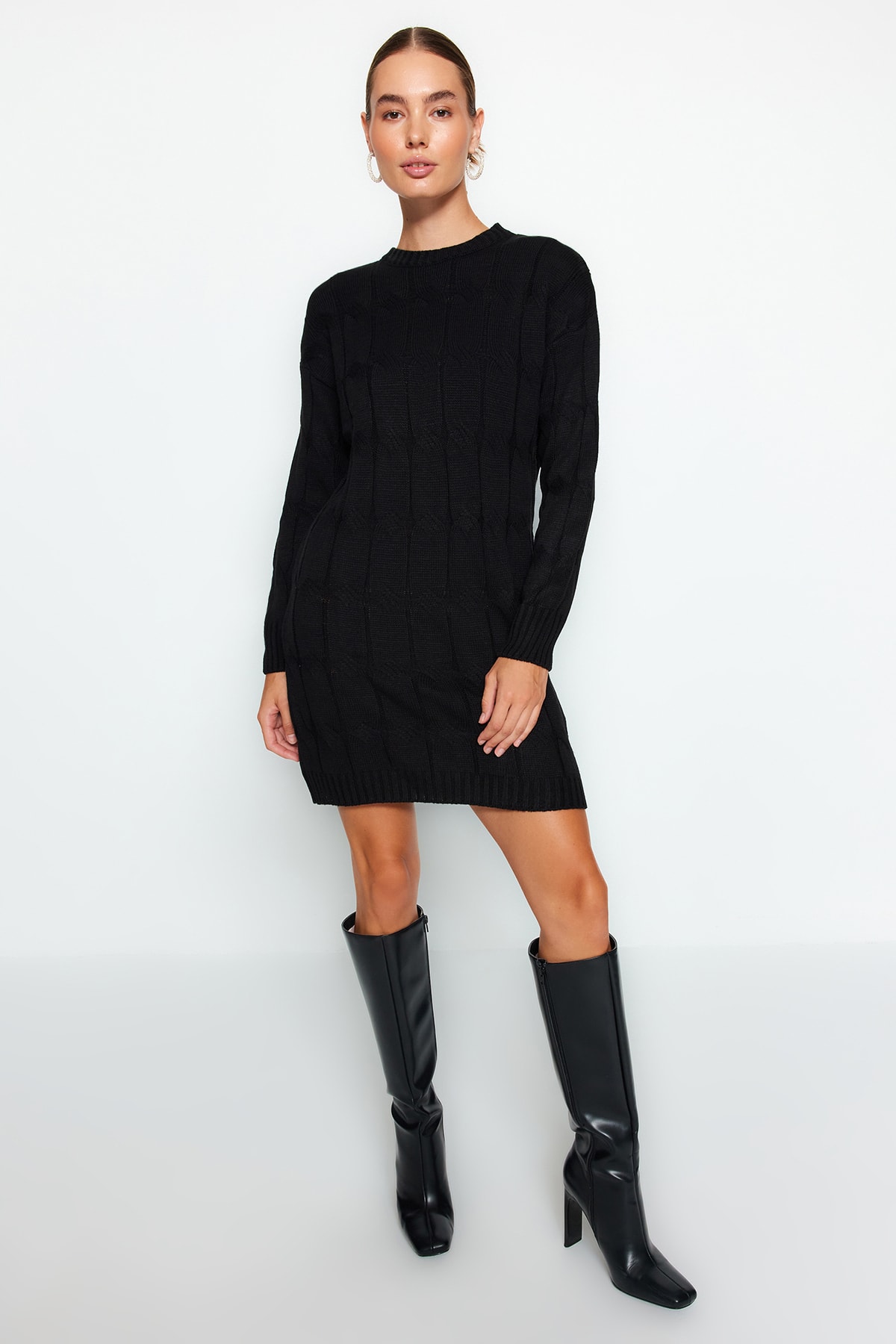 Trendyol Collection Fekete mini kötöttáru, nyakú ruha TWOAW22EL0027