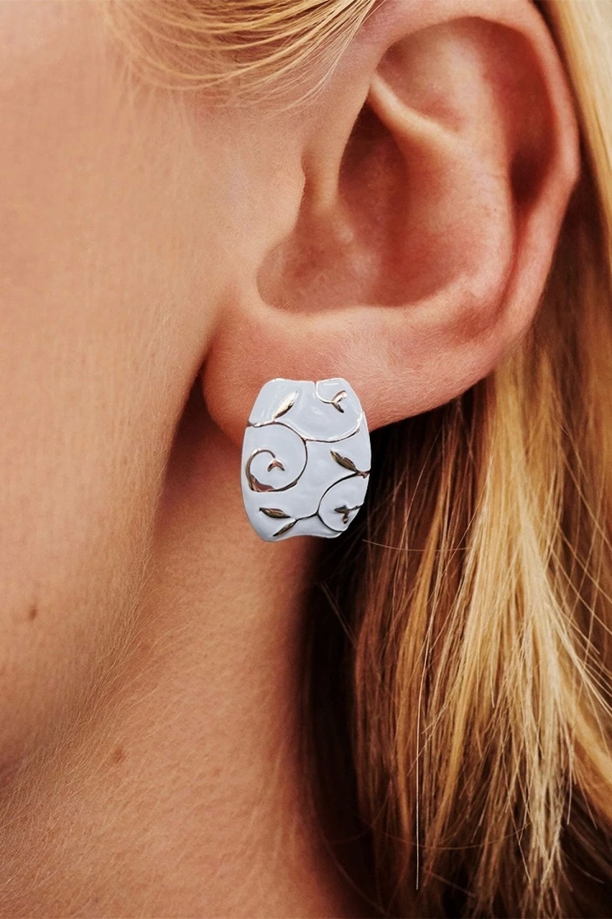White shop metal earrings