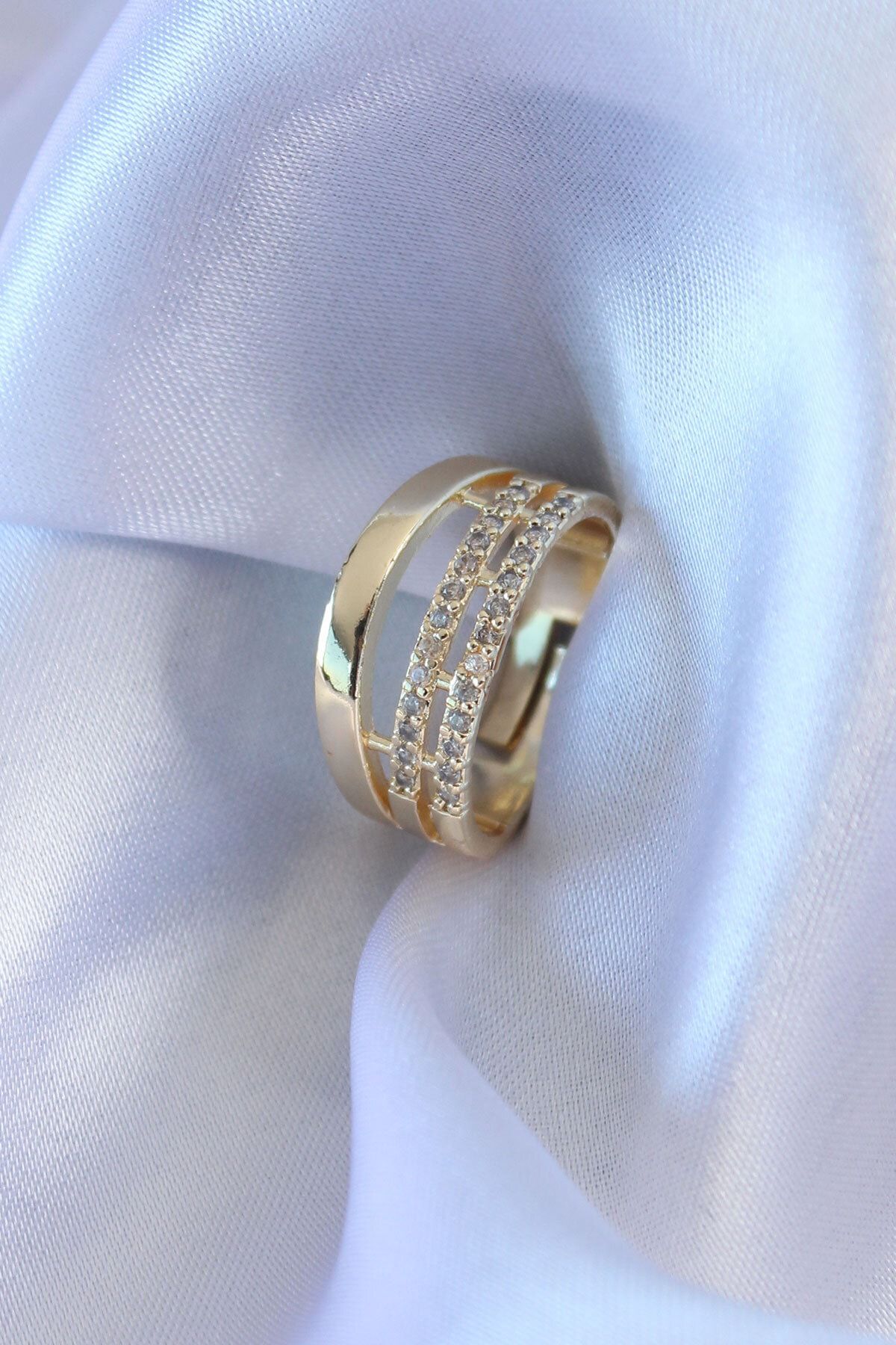 Gold color 2025 rings