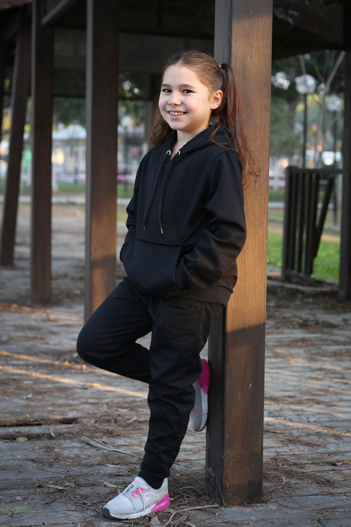 Girls plain black tracksuit outlet
