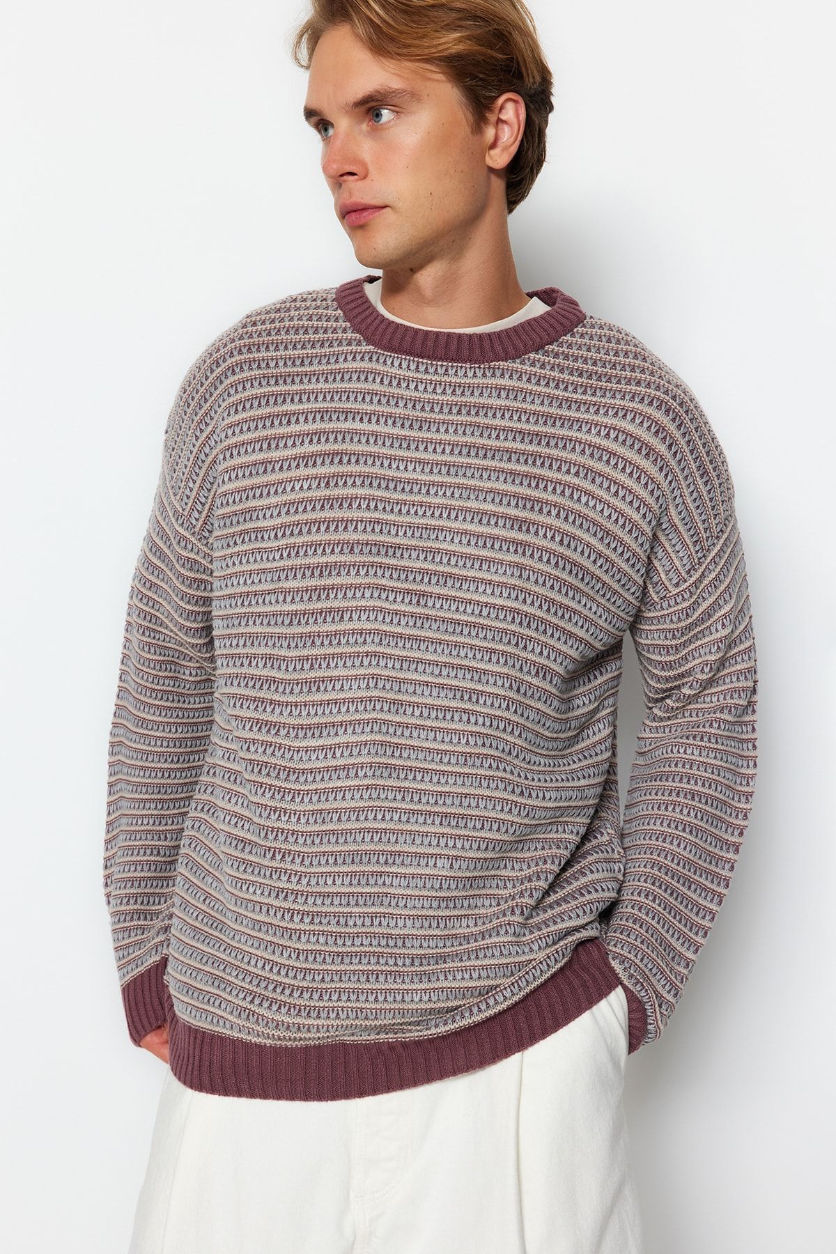 Trendyol Collection Sweter Z Okrągłym Dekoltem I Żakardem Z Suszonej Róży - Mężczyzna - S