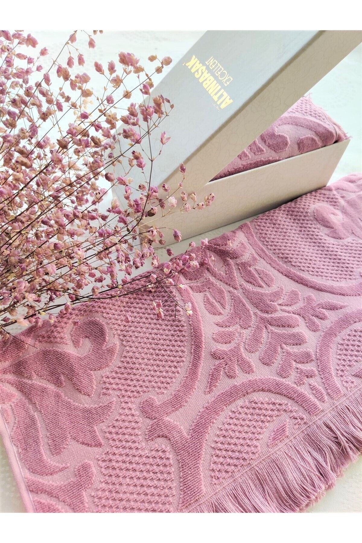 Altınbaşak-DOWERY 50X90CM. VELVET TEXTURE 3D EMBOSSED TASLE HAND, FACE AND HEAD TOWEL IN A SPECIAL GIFT BOX 3