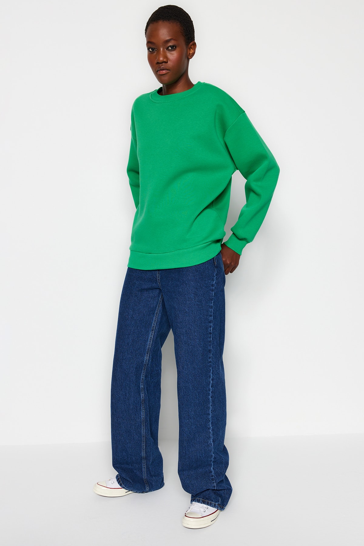Trendyol Collection Zielona bluza oversize/wygodny krój podstawowy, okrągły dekolt, gruba/wewnątrz polarowa bluza z dzianiny TWOAW24SW00102