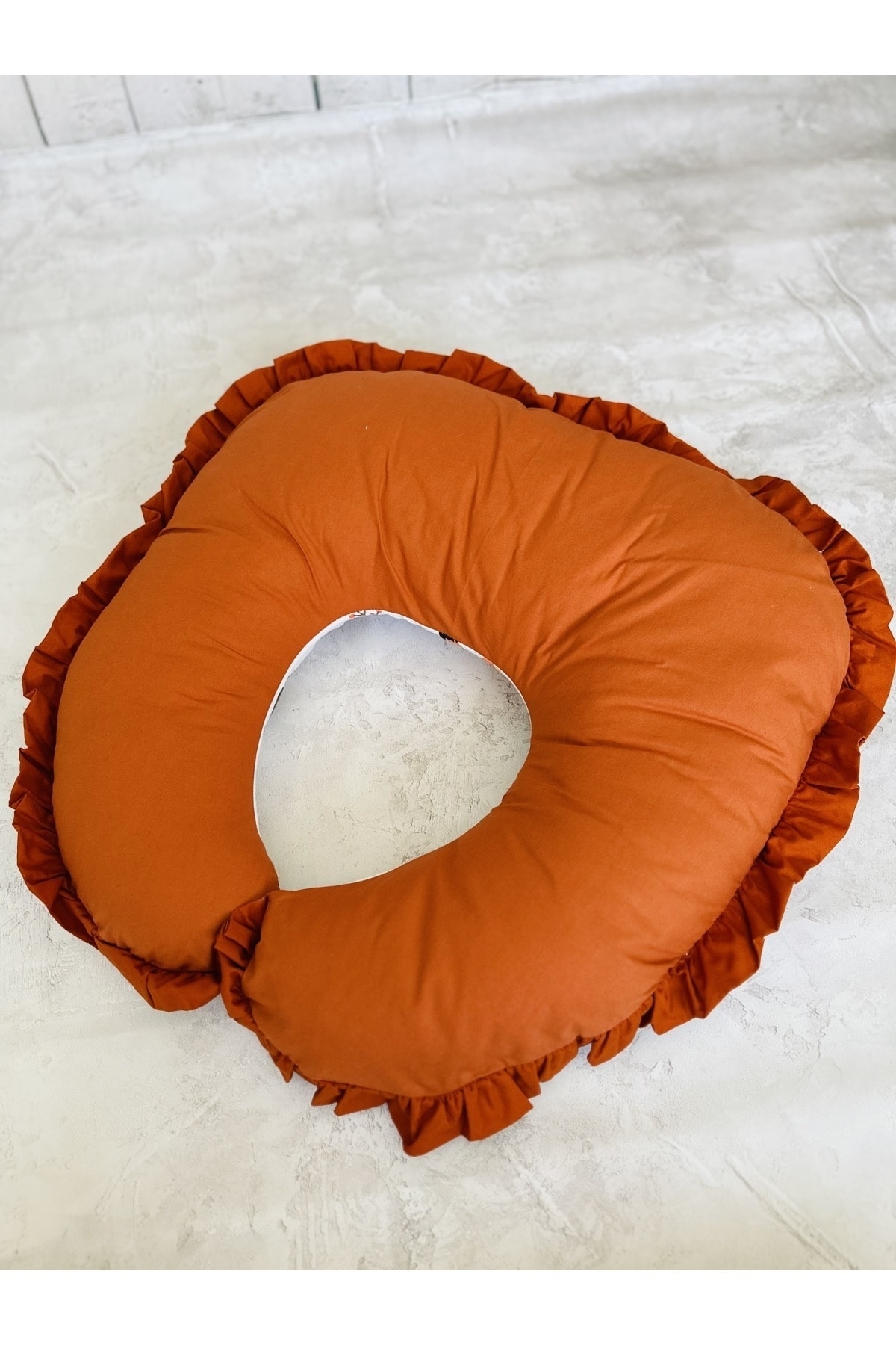 JUNİPERUS Fırfırlı Emzirme Yastığı Ve Destek Minderi Çift Taraflı %100 Pamuk Kumaş fotoğrafı 2 (önizleme)