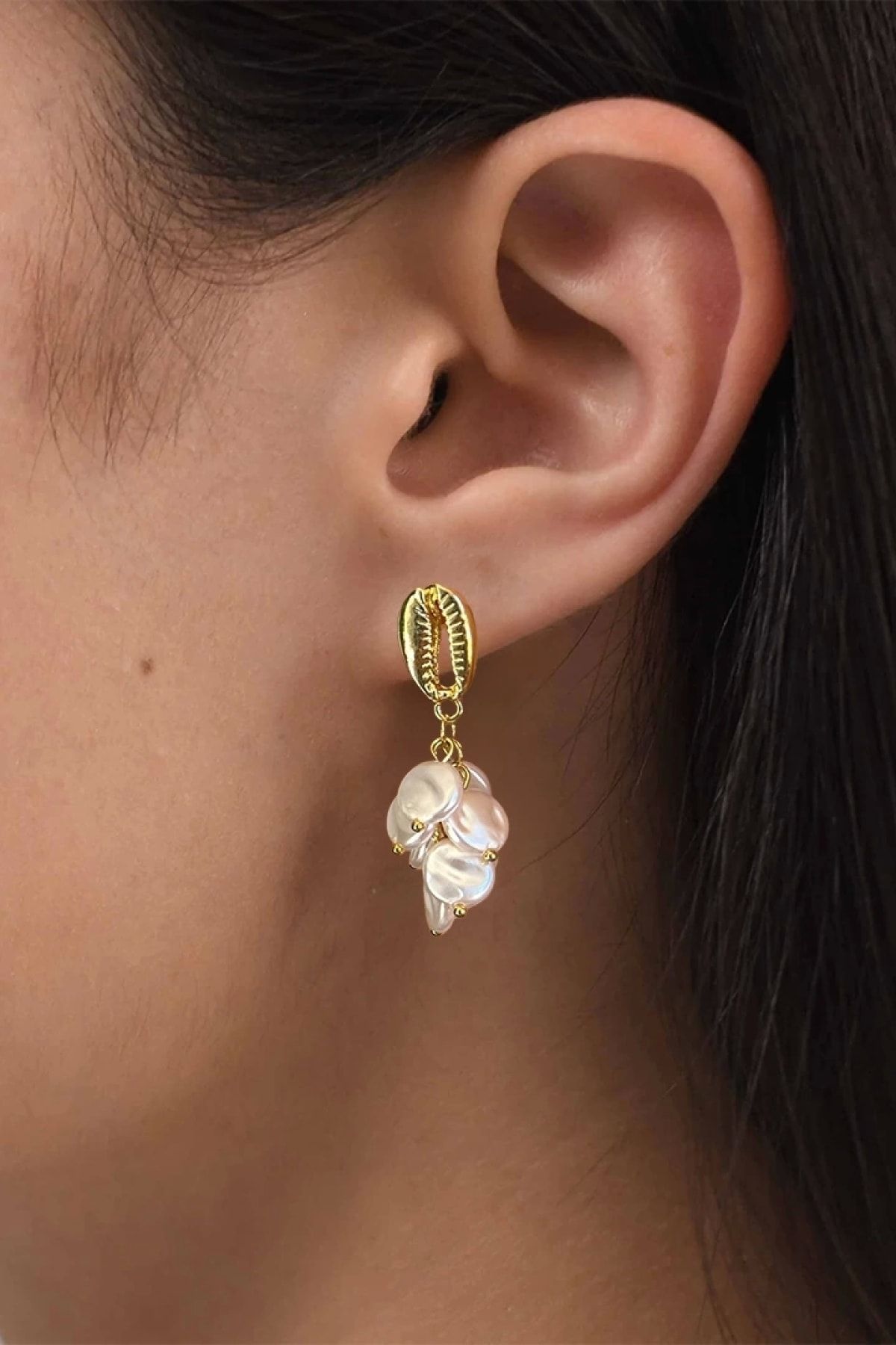 Barly Gold Color Shell Detailed Pearl Earrings pair Trendyol