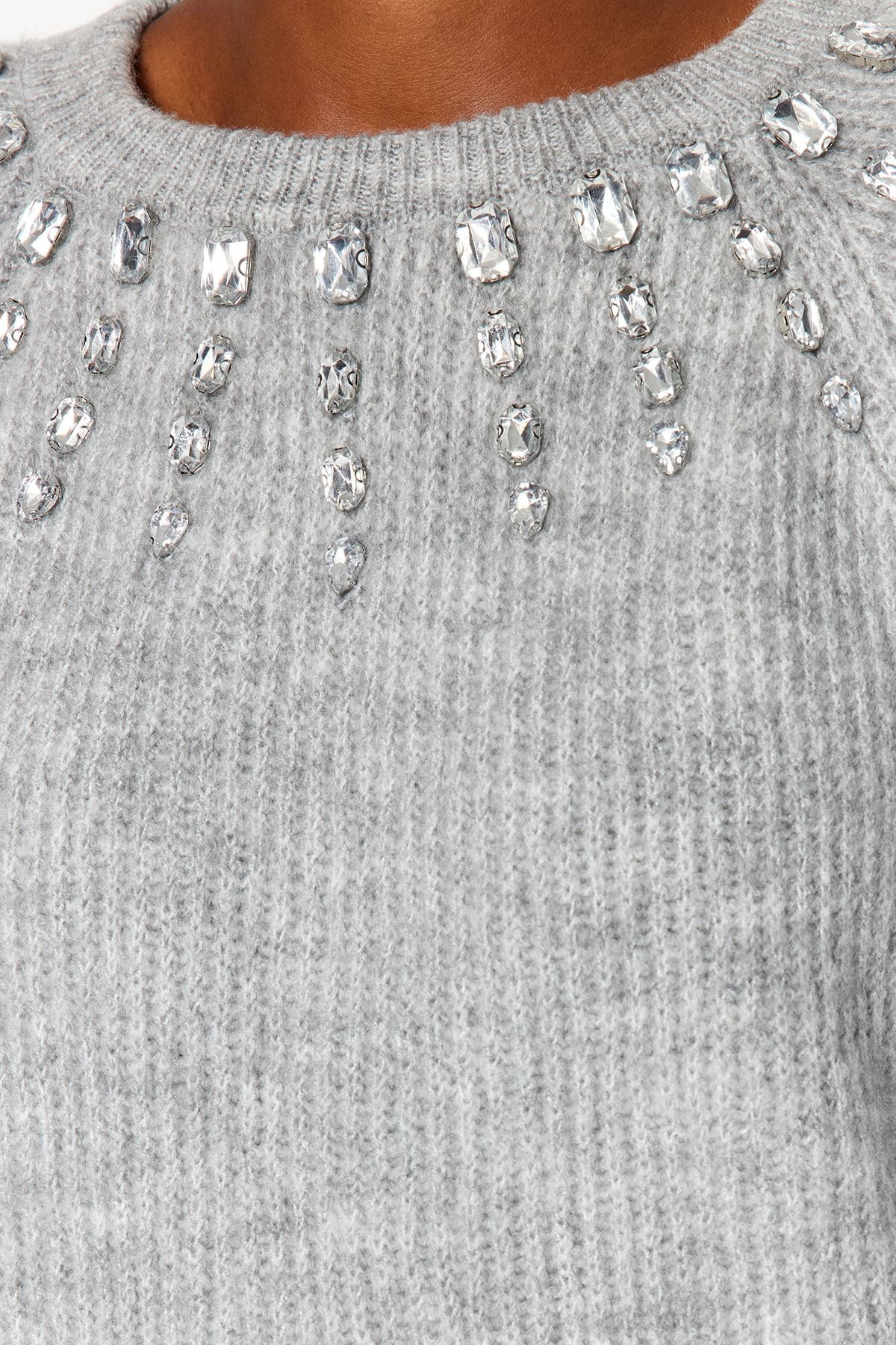 Trendyol Collection-Grauer, weicher, strukturierter Strickpullover mit Steindetails TWOAW24KZ00685 4