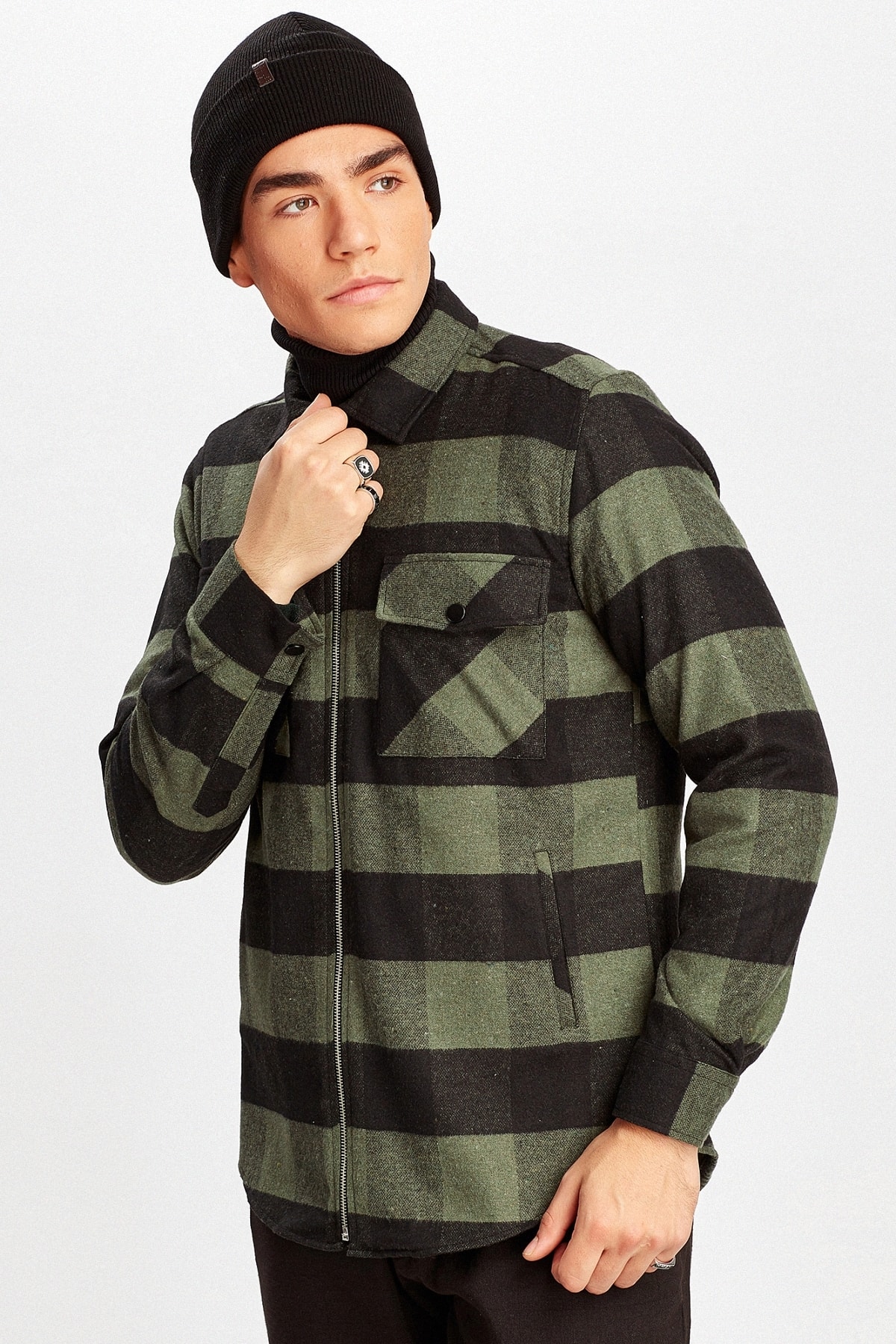 Haki Siyah Torba Cepli Çift Cep Kapaklı Gömlek | ME20S112372