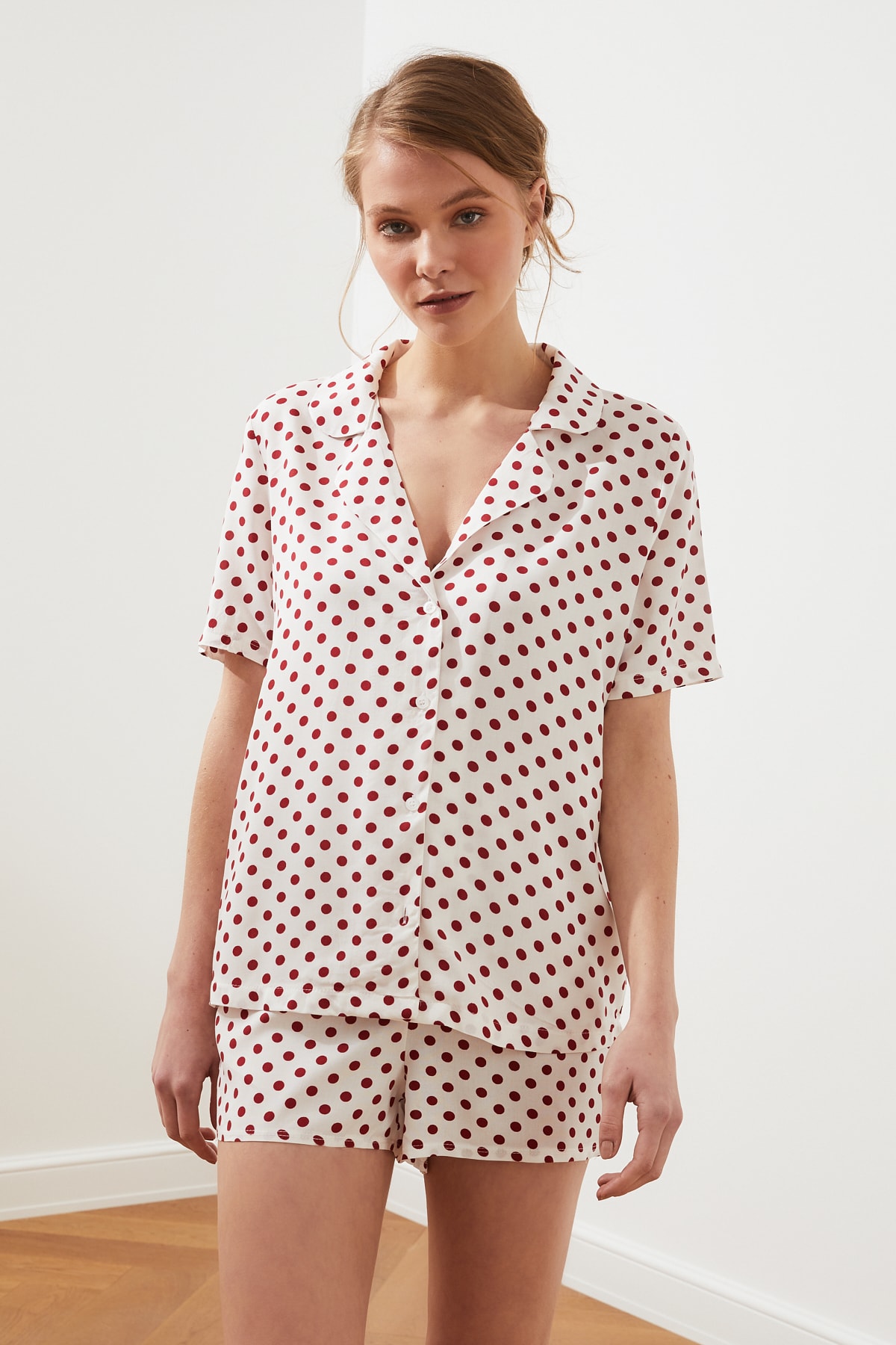 Trendyol Collection Pyjama Weiß Gepunktet