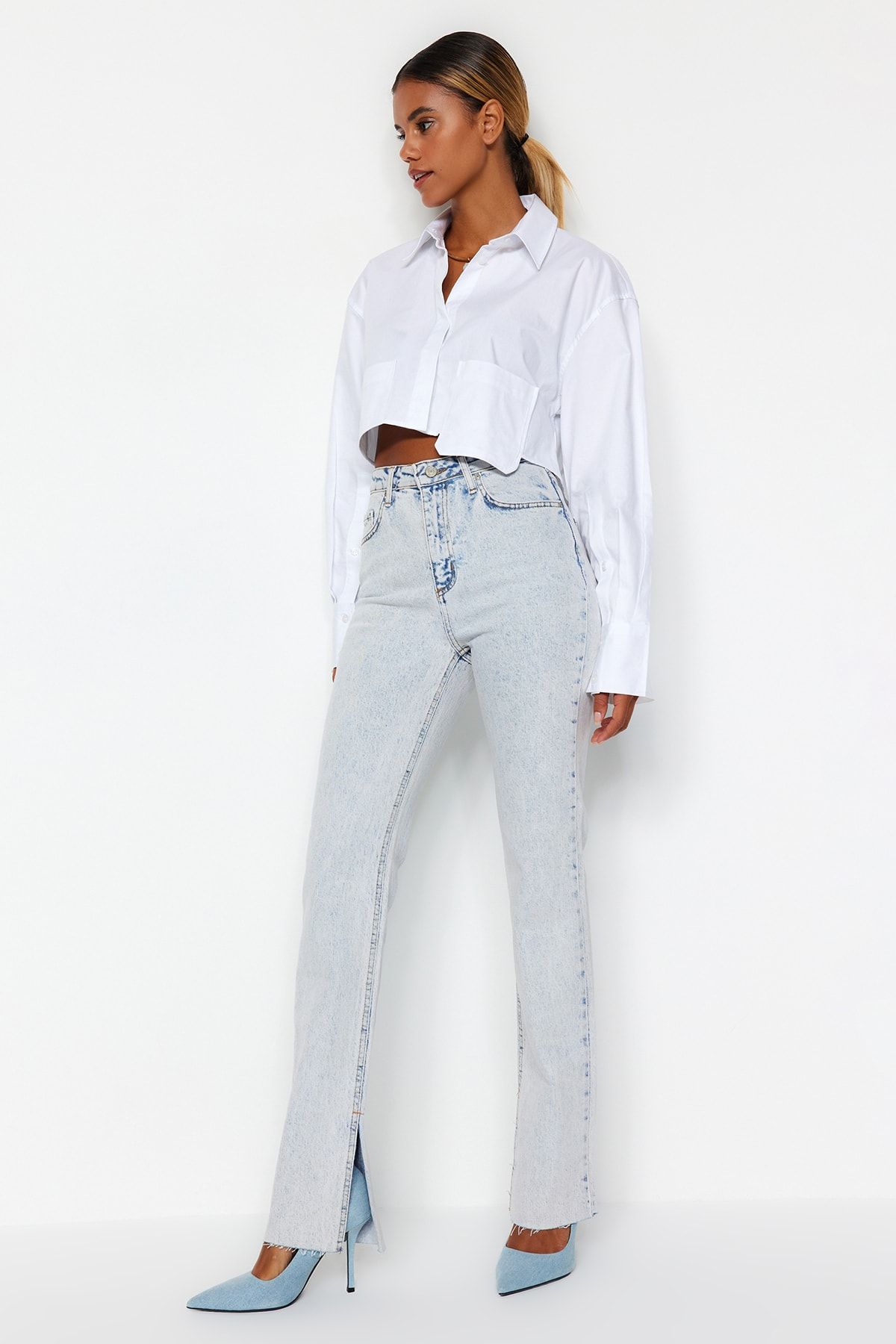 Trendyol Collection-Blau – Flare-Jeans mit hoher Taille und Schlitz TWOAW22JE0382 2