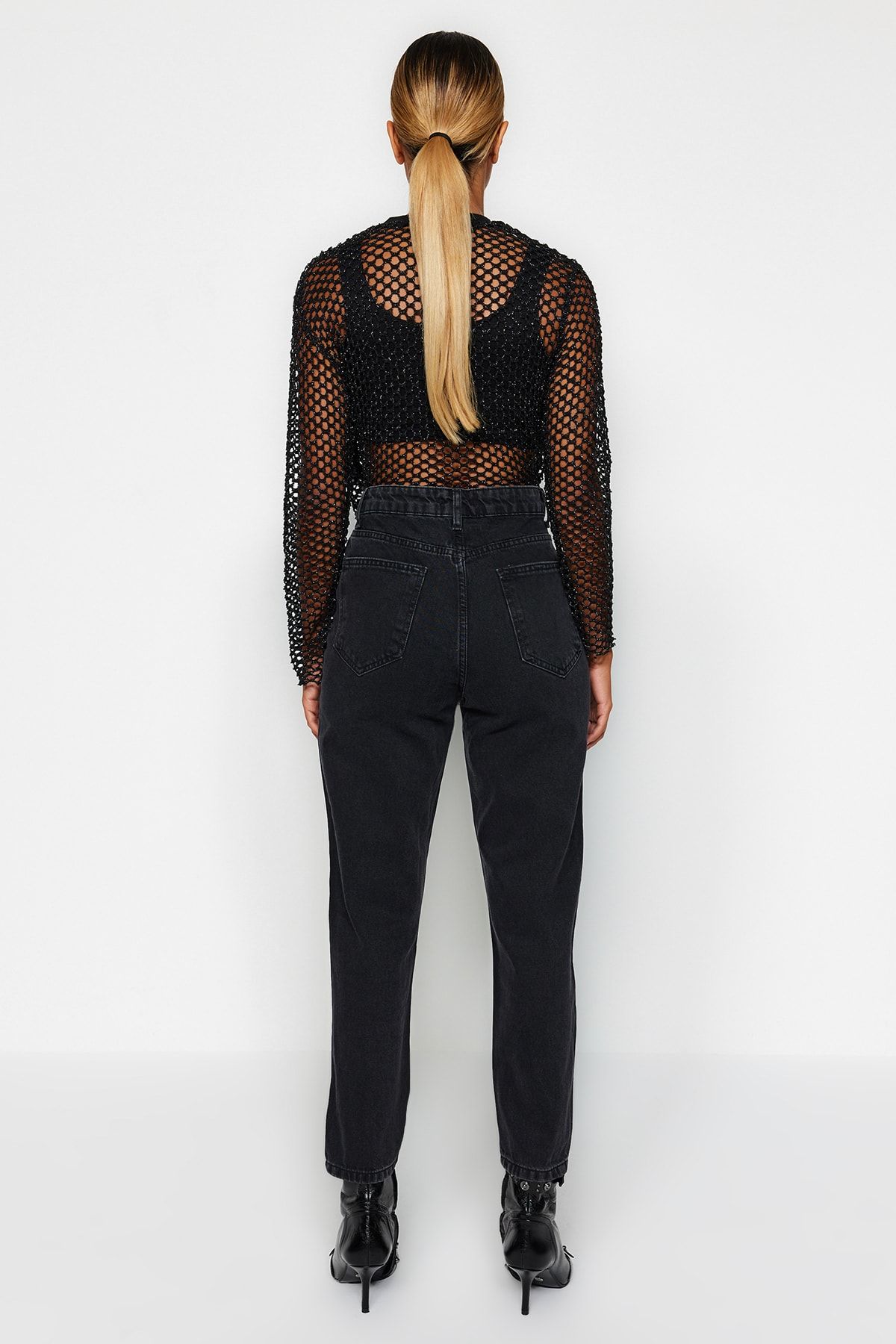 Trendyol Collection-Schwarze High-Bel-Mom-Jeans TWOSS20JE0108 11