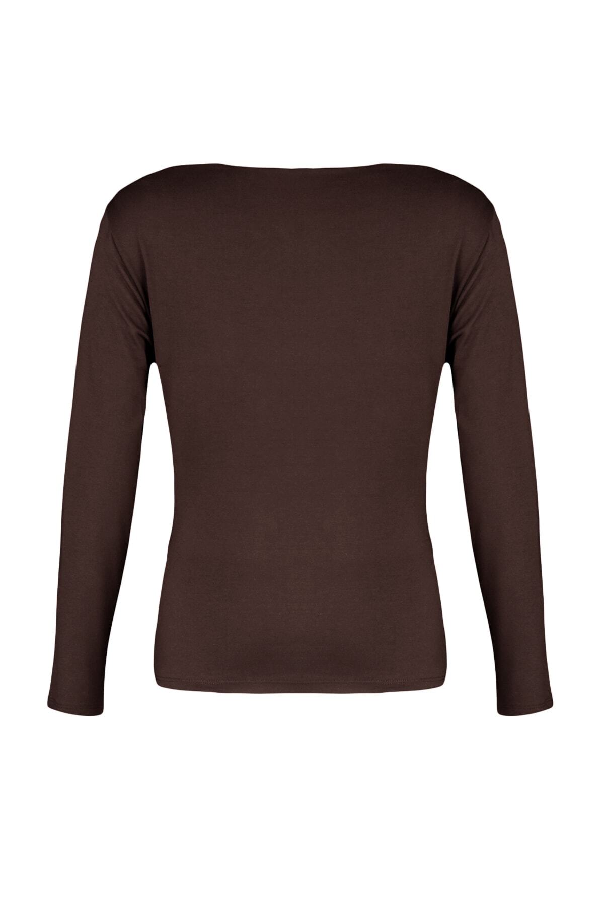 Trendyol Curve-Flexible drapierte braune Strickbluse – Carmen/Madonna-Ausschnitt, Übergröße TBBAW23AF00031 8