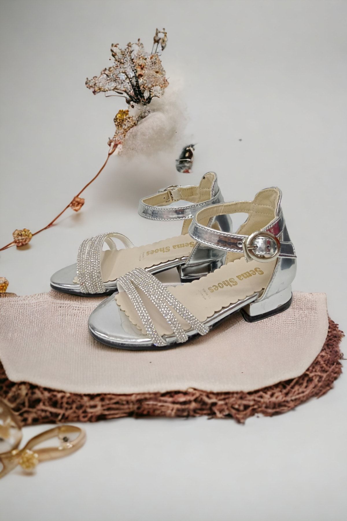 Gold infant shoes size 3 hotsell
