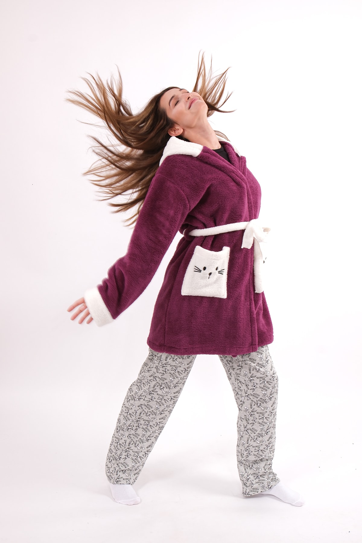 Welsoft Nakışlı Kapşonlu Unisex Bornoz & Sabahlık - Mariva Home