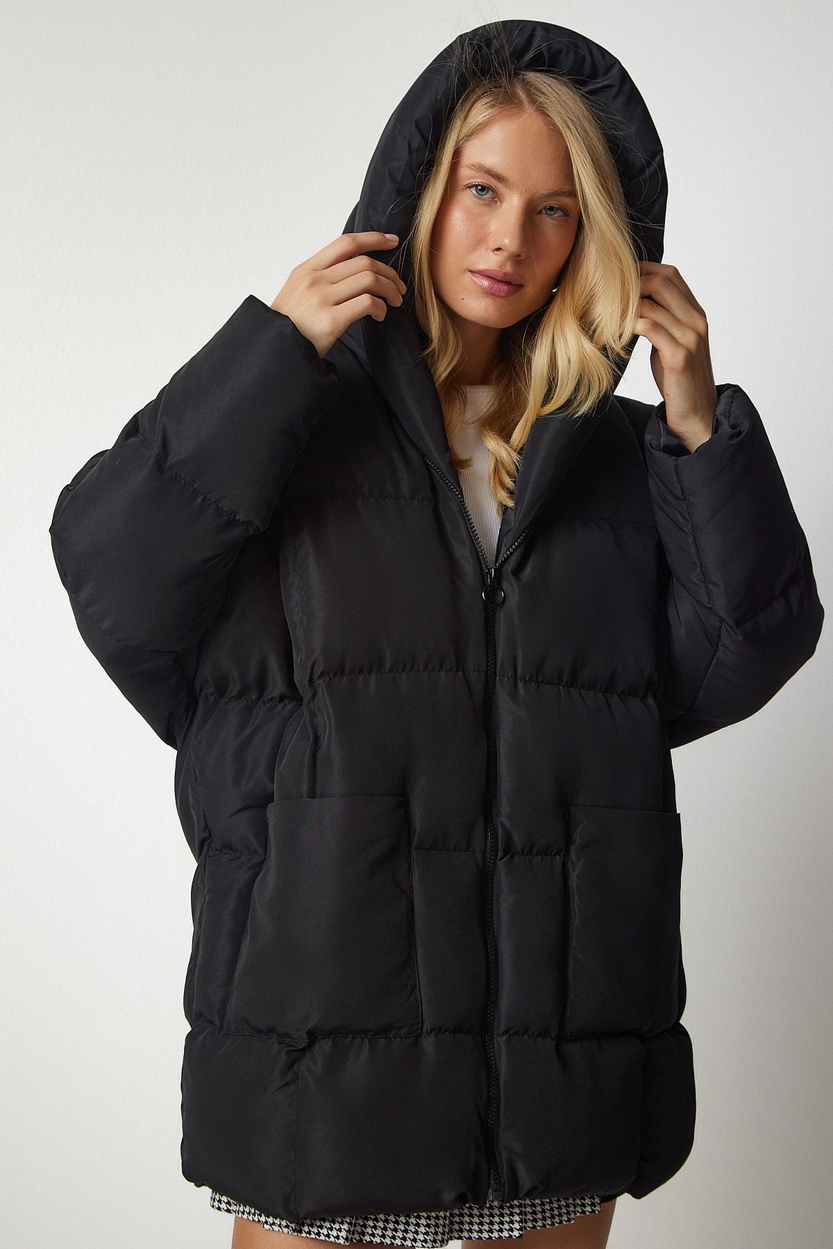 Happiness İstanbul-Woman's Black Hooded Oversize Inflatable Coat HK00026 3