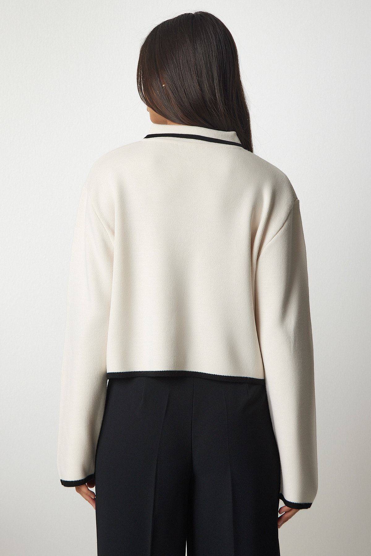 Happiness İstanbul-Cremefarbene Strickjacke mit Streifendetail für Damen YY00160 4
