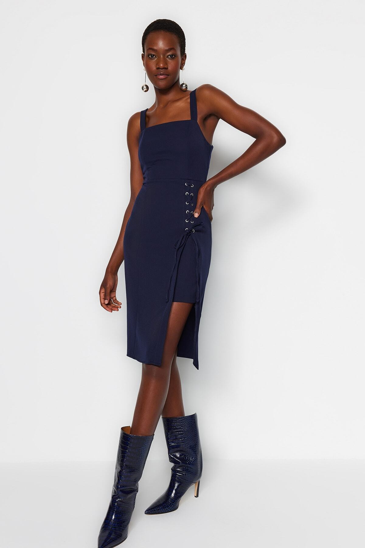 Trendyol Collection-Rochie midi bleumarin cu guler pătrat - Detaliu cu ochi și modelarea corpului TWOSS19EL0079 2