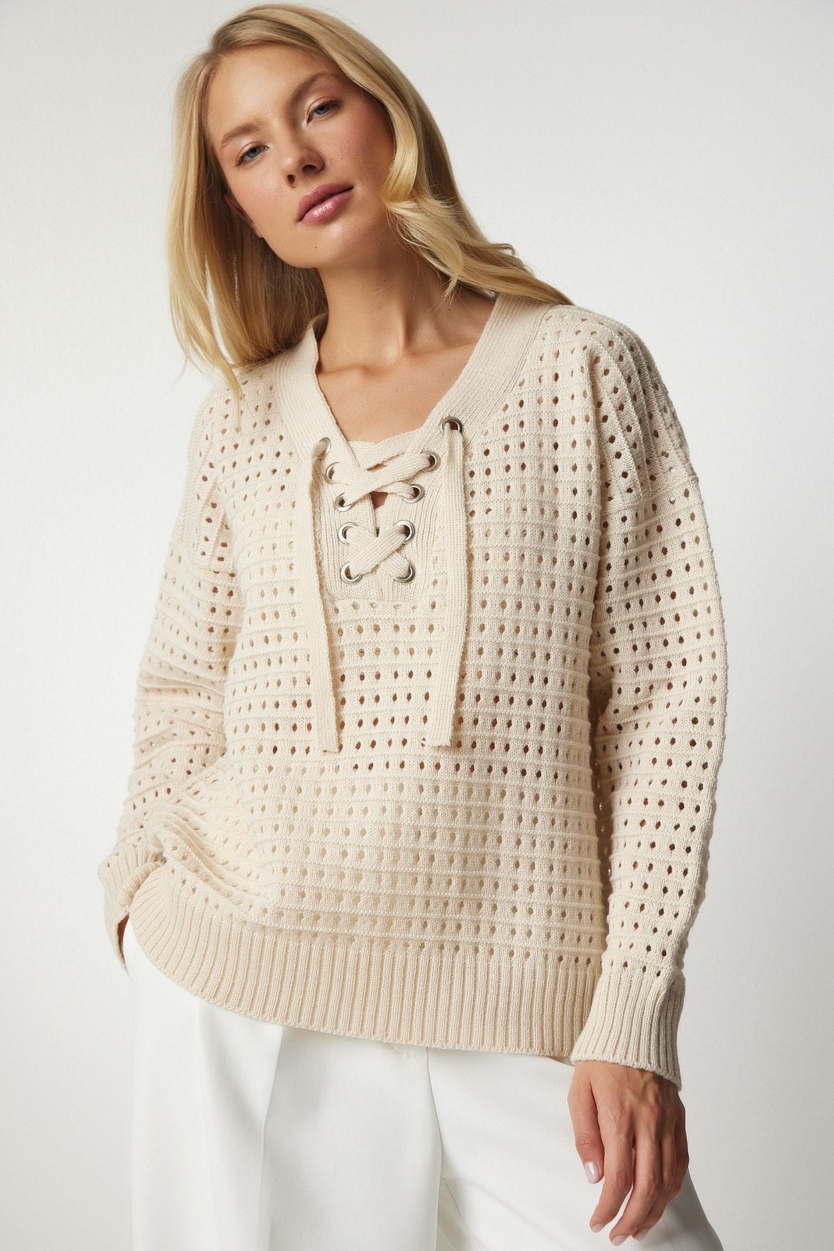 Happiness İstanbul-Cremefarbenes Damen-Sweatshirt mit Kragen, Schnürung und Rollkragen KG00003 3