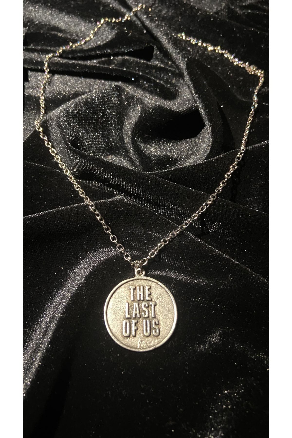 The last of us necklace top