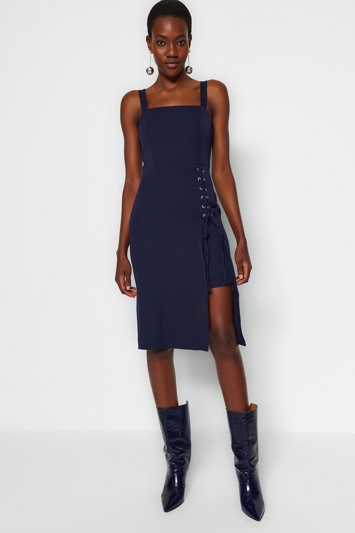 Trendyol Collection-Rochie midi bleumarin cu guler pătrat - Detaliu cu ochi și modelarea corpului TWOSS19EL0079 3